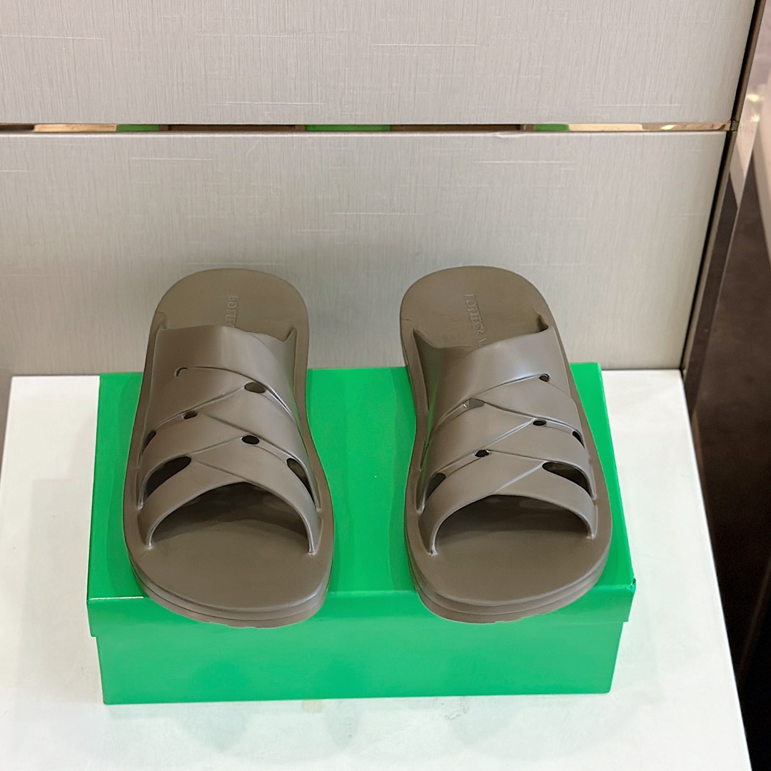 Bottega Veneta Female Slippers S