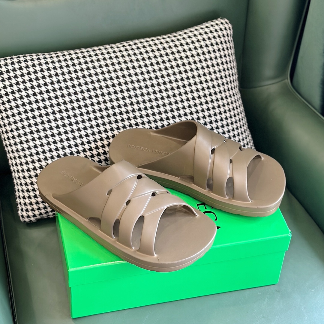 Bottega Veneta Female Slippers S