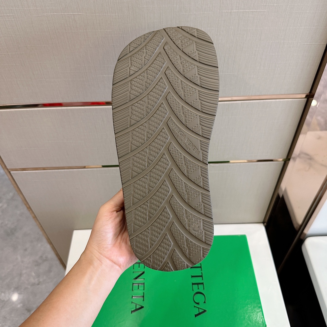 Bottega Veneta Female Slippers S