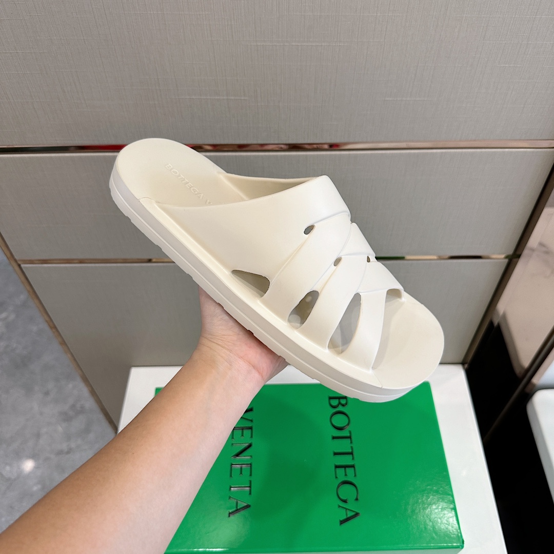 Bottega Veneta Female Slippers S