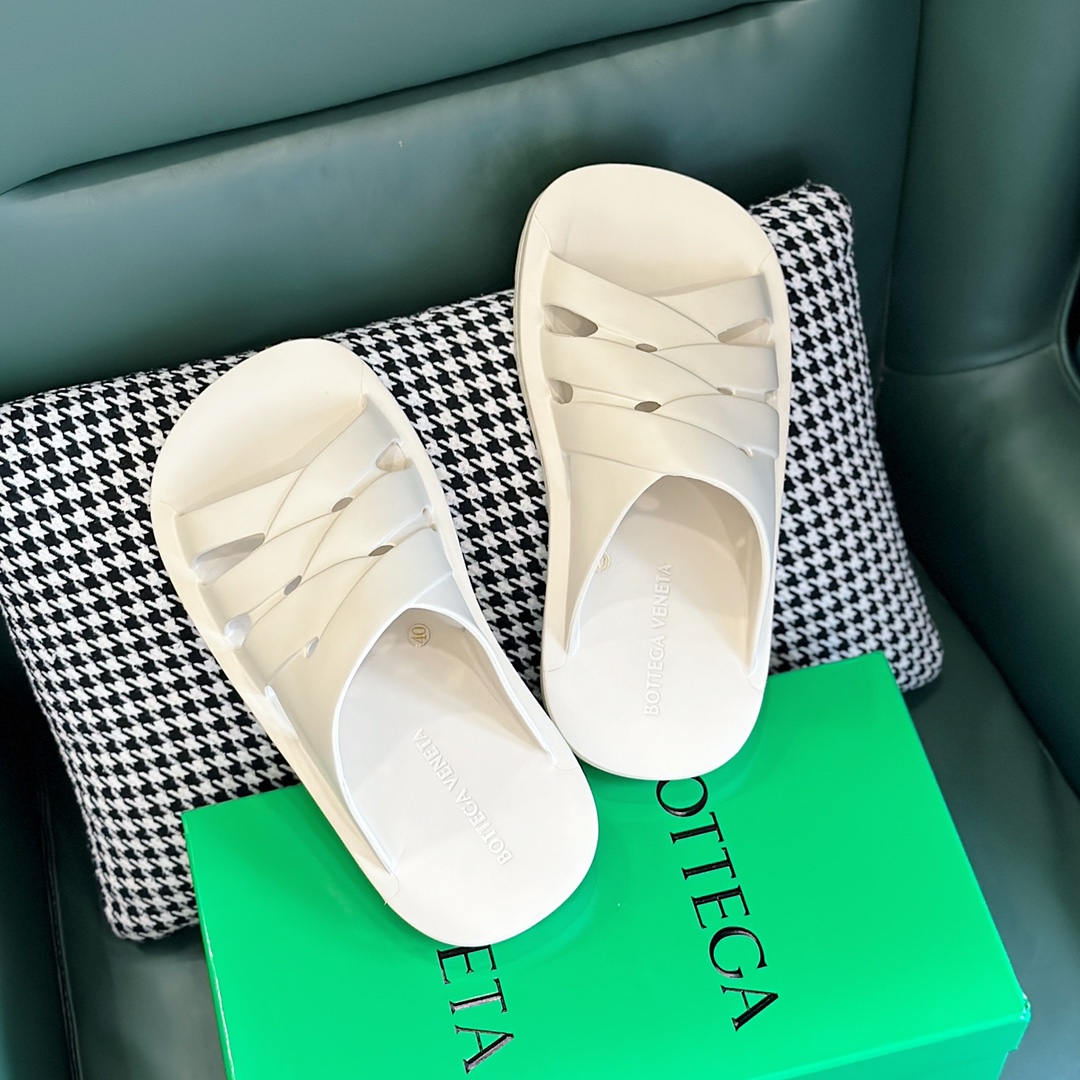 Bottega Veneta Female Slippers S