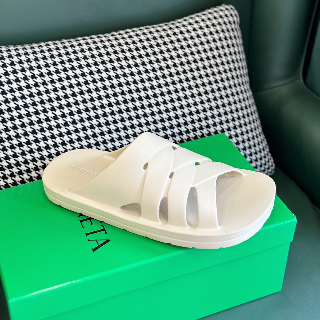 Bottega Veneta Female Slippers S