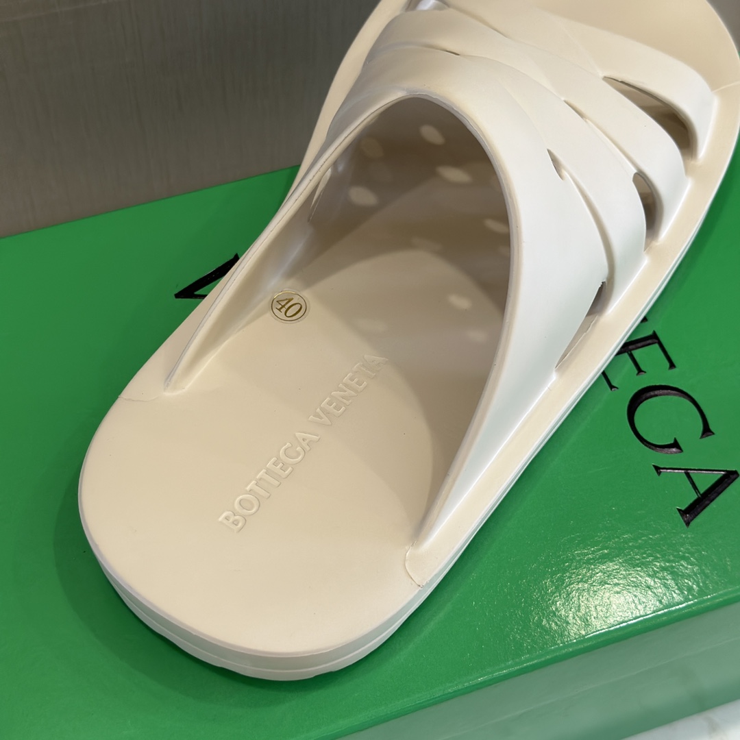 Bottega Veneta Female Slippers S