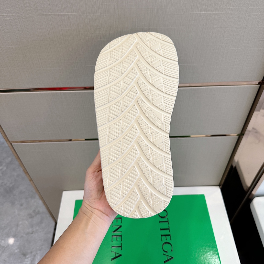 Bottega Veneta Female Slippers S