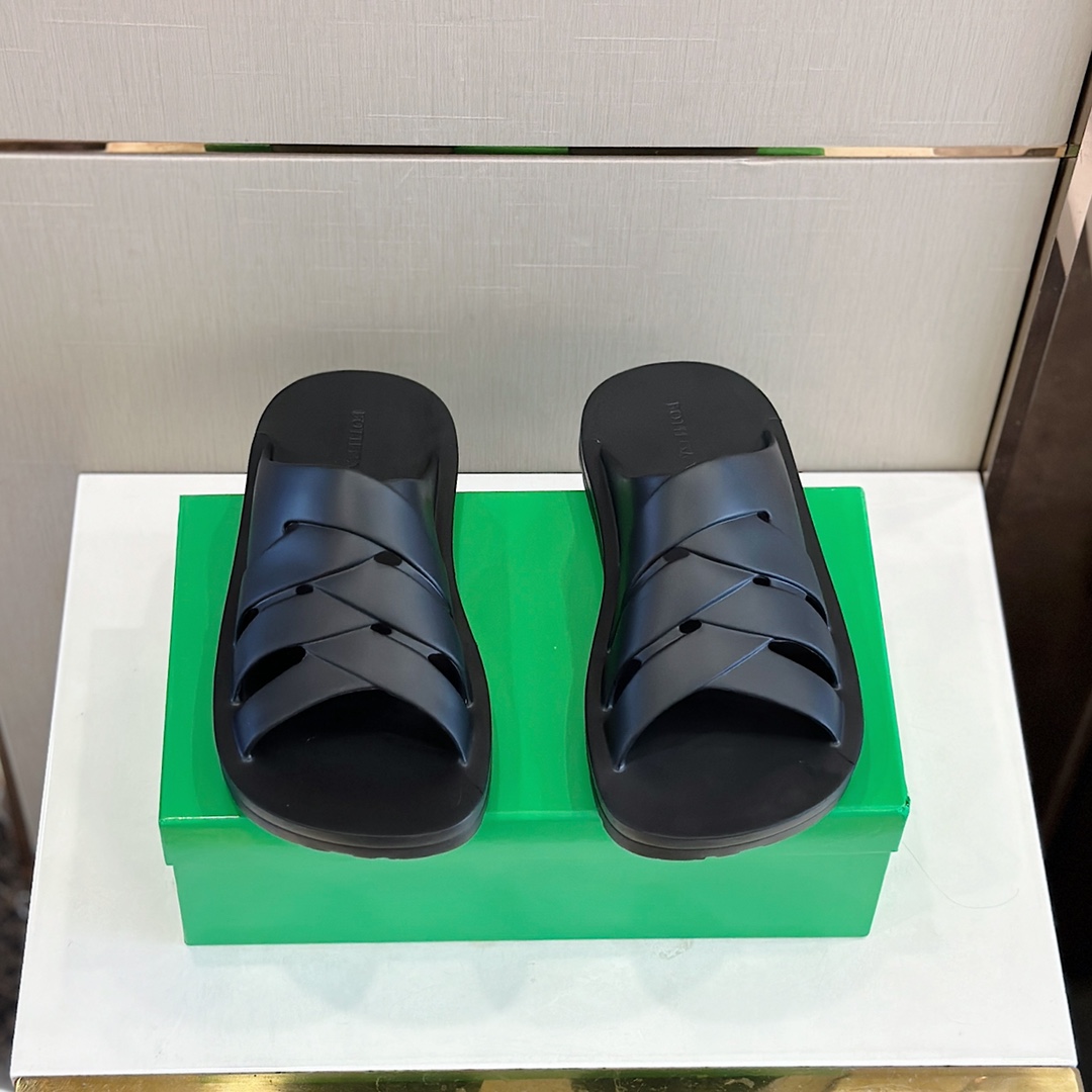 Bottega Veneta Female Slippers S