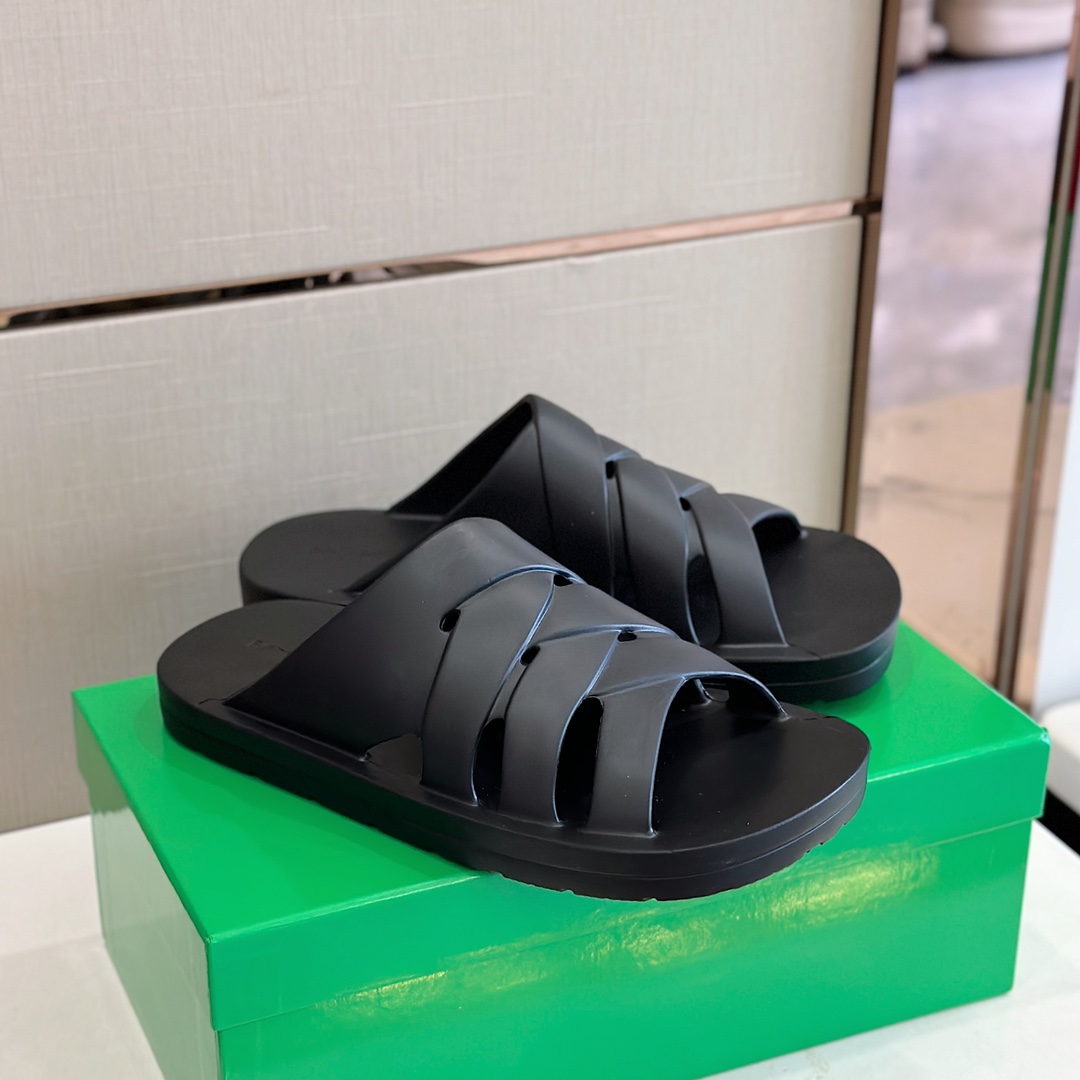 Bottega Veneta Female Slippers S