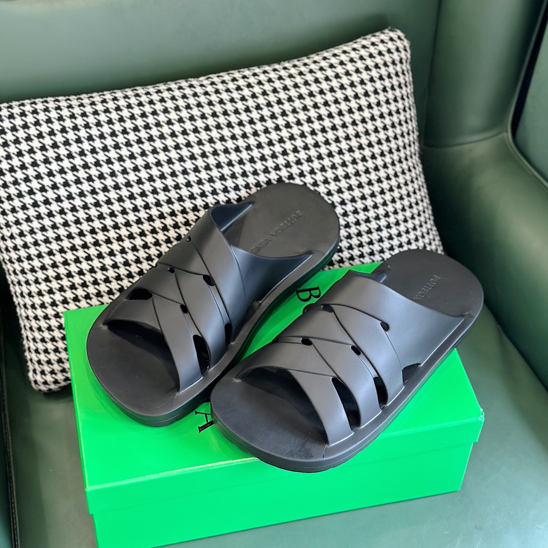 Bottega Veneta Female Slippers S