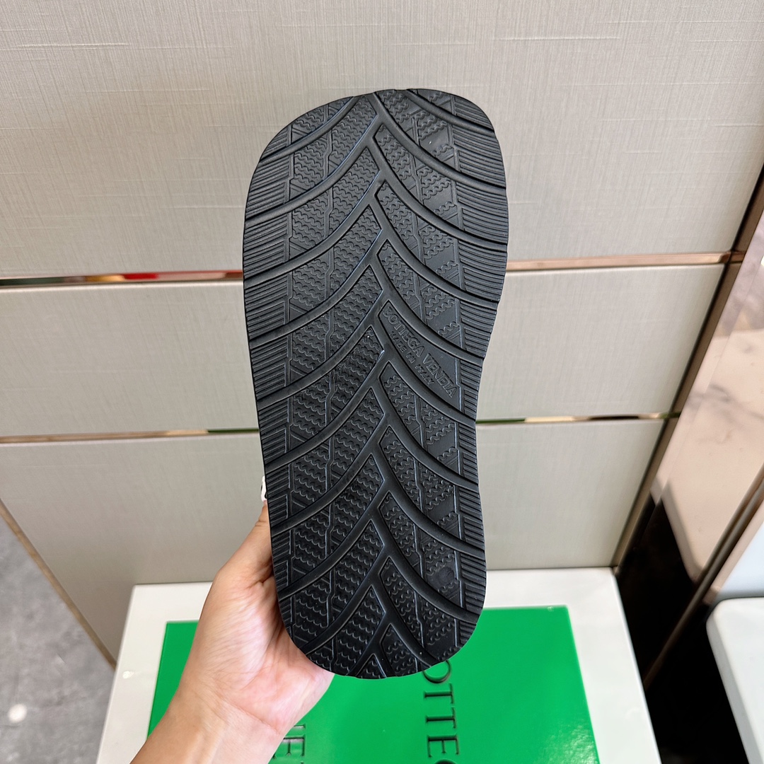 Bottega Veneta Female Slippers S