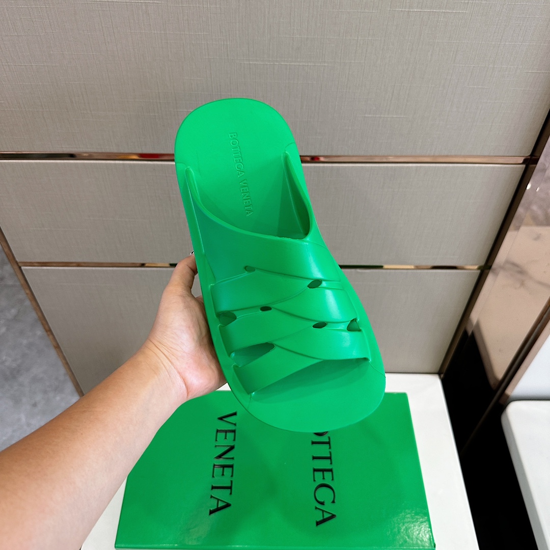 Bottega Veneta Female Slippers S