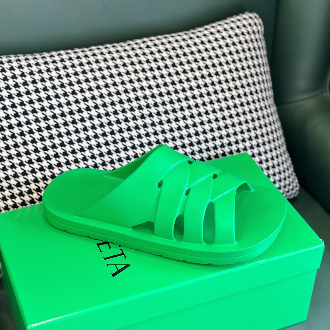 Bottega Veneta Female Slippers S