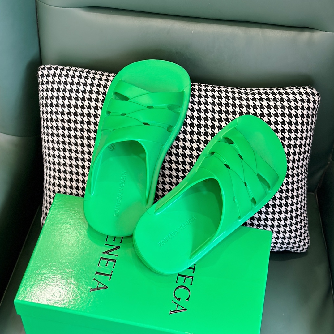 Bottega Veneta Female Slippers S