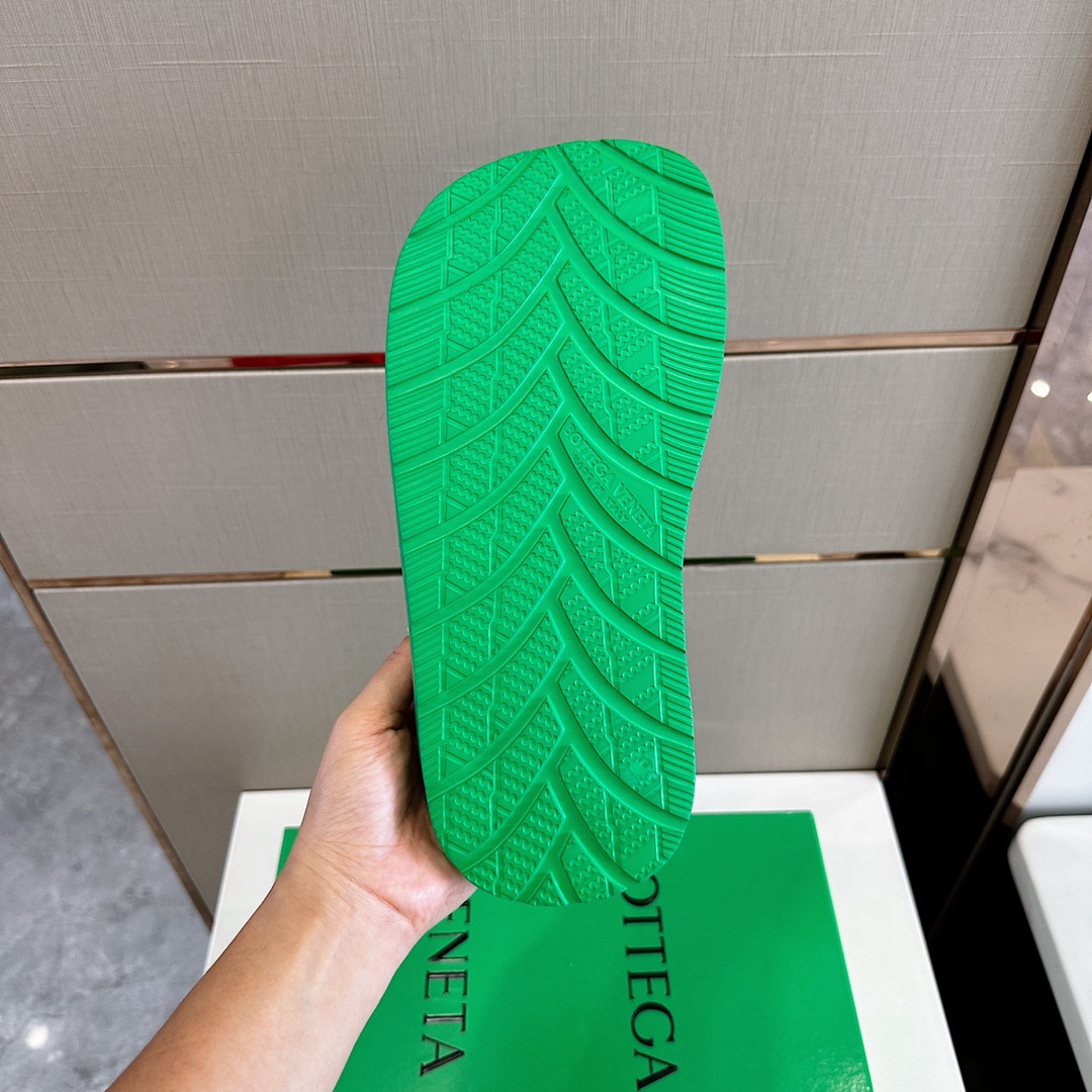 Bottega Veneta Female Slippers S