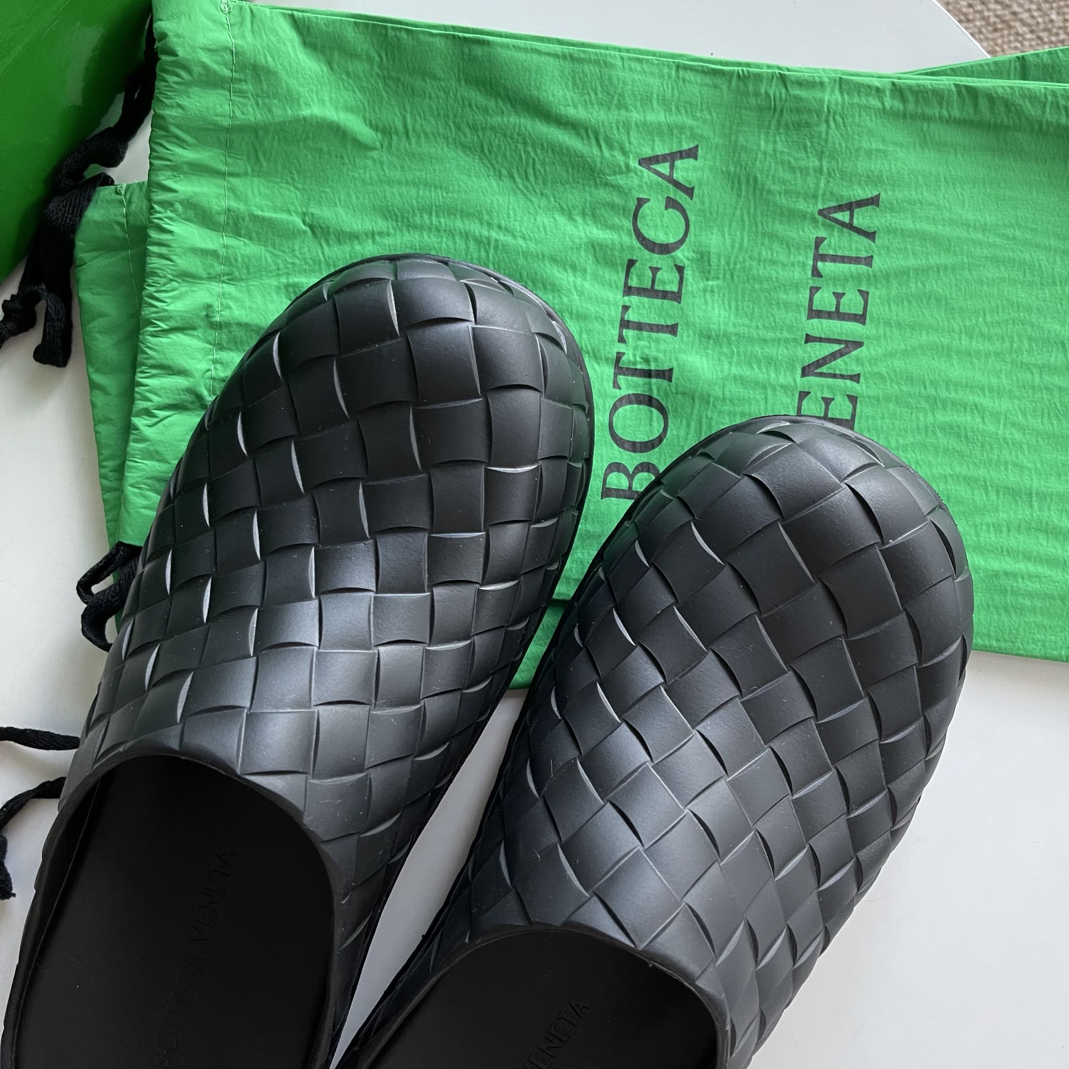 Bottega Veneta Basic Shoes