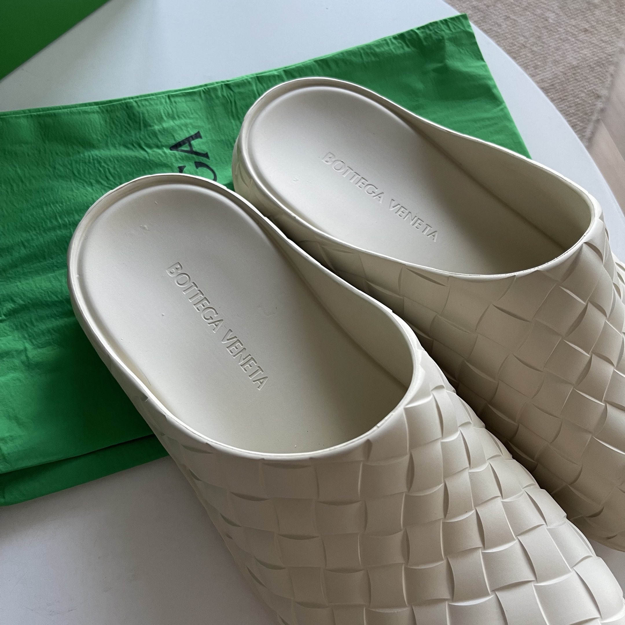 Bottega Veneta Basic Shoes