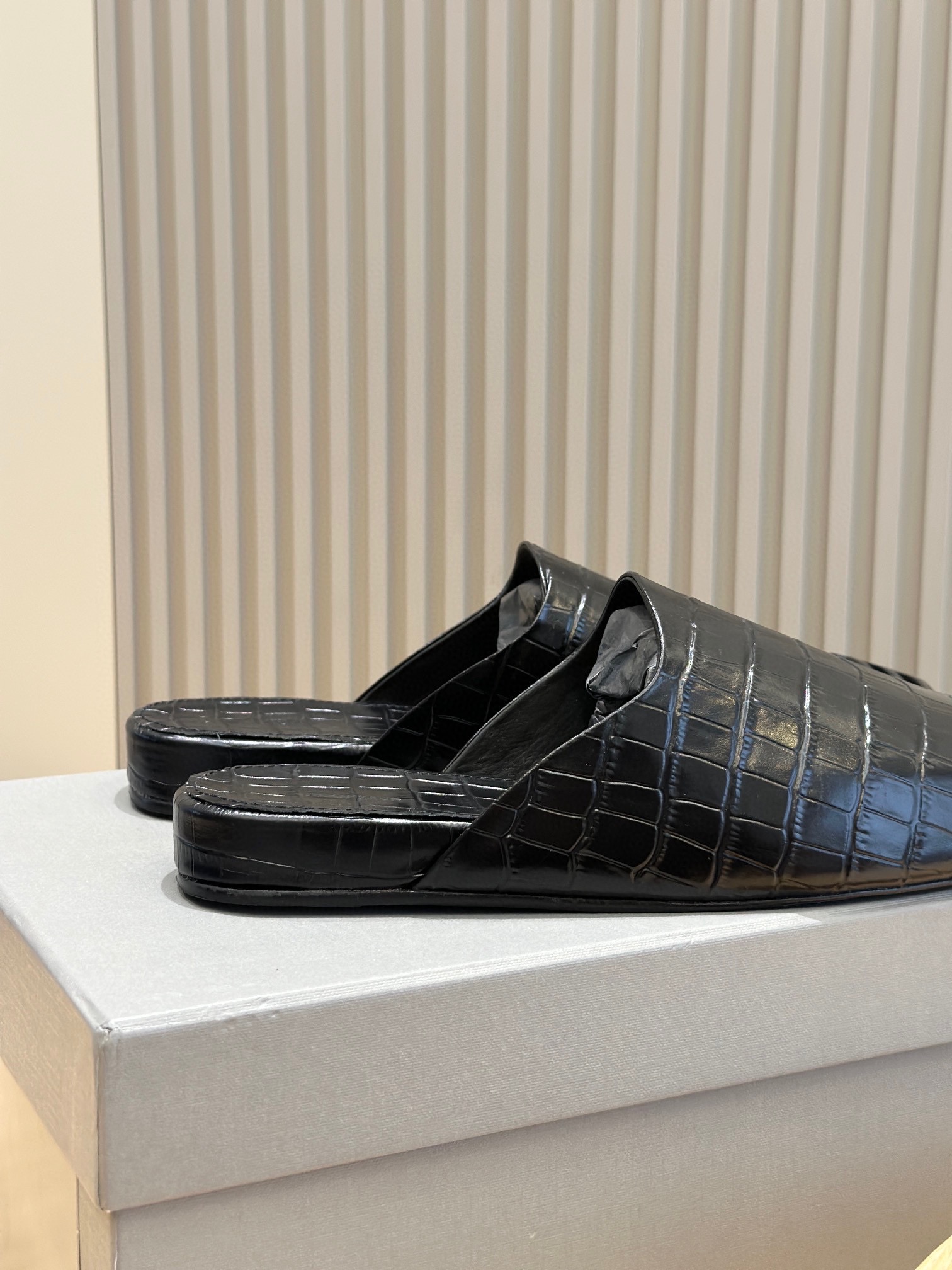 Male Basic Shoes Black S