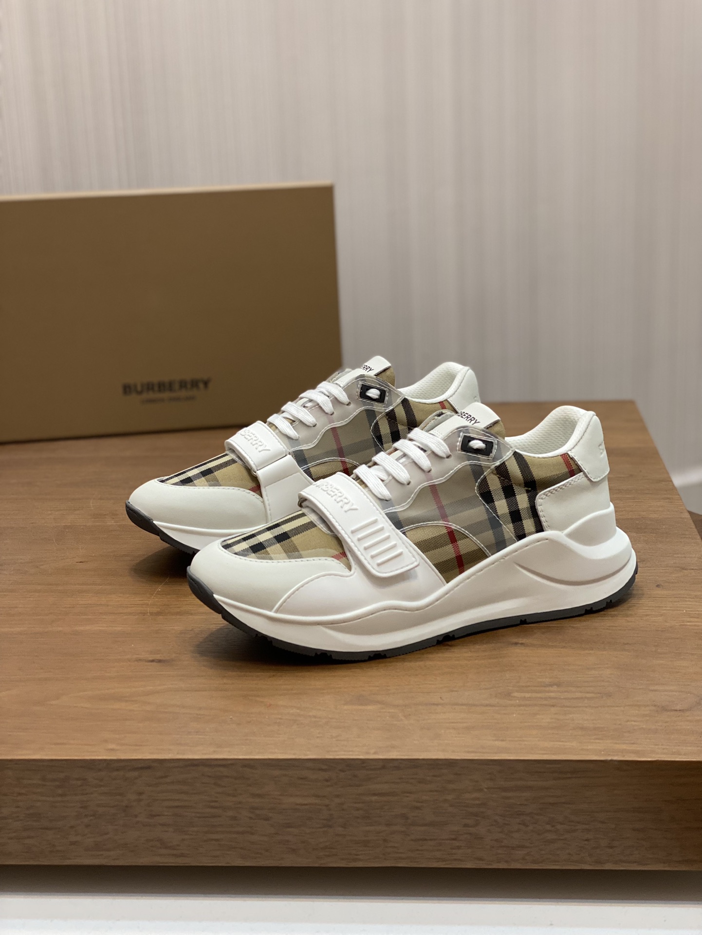 Burberry Male Sneakers Breathable M-l-s