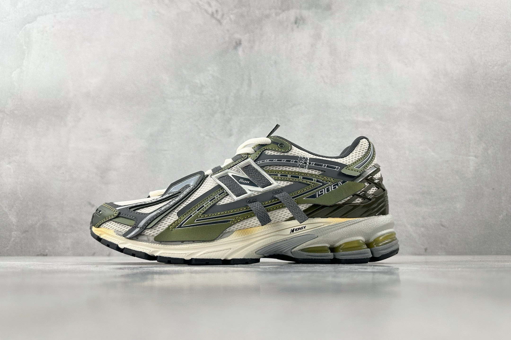 New Balance Basic Shoes L