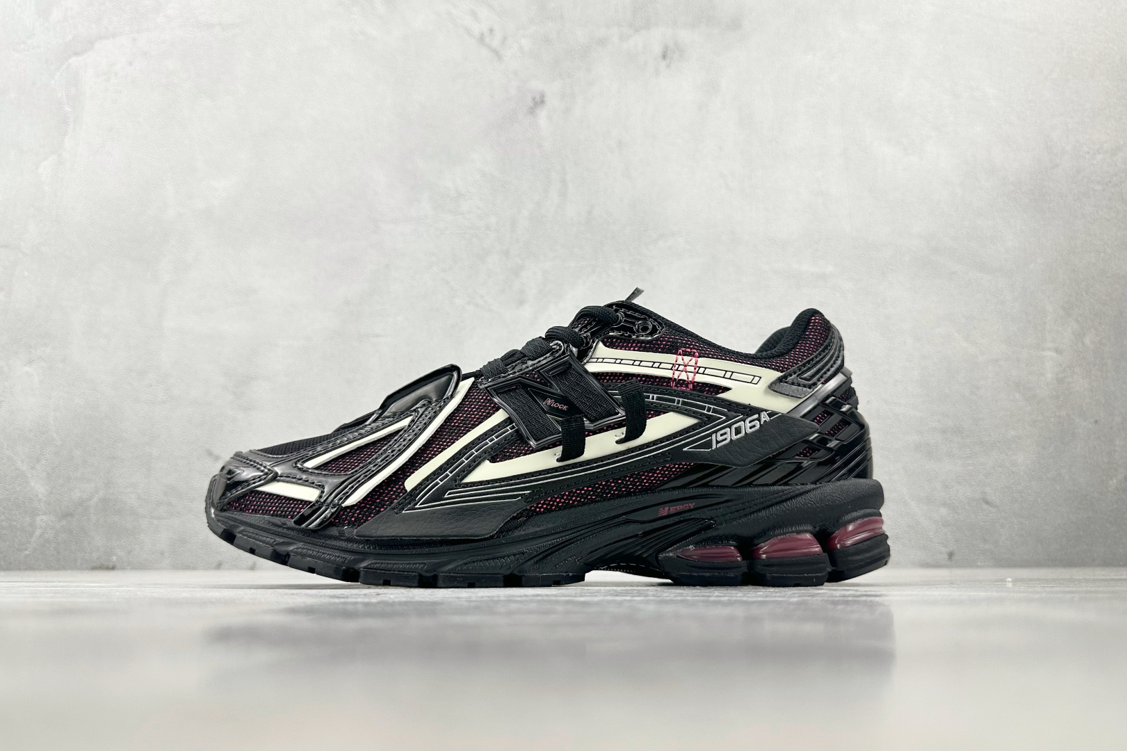 New Balance Basic Shoes L