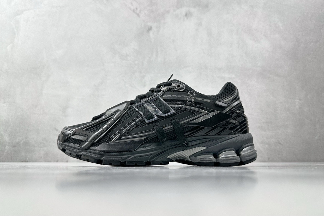 New Balance Basic Shoes L