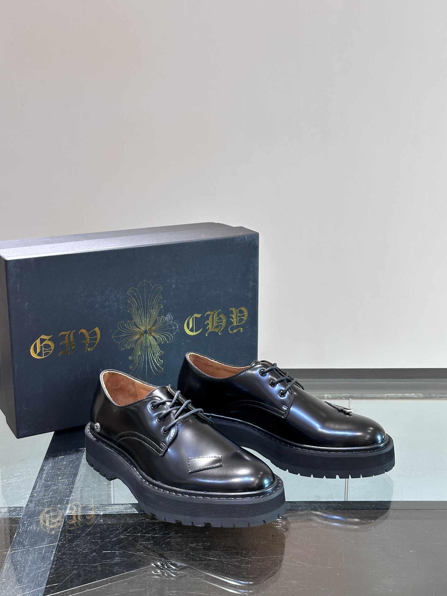 Croix Leather Shoes M-l-s