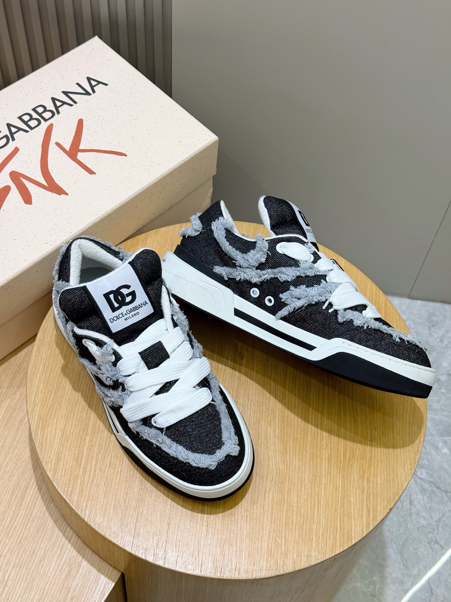 Dolce Gabbana Sneakers S