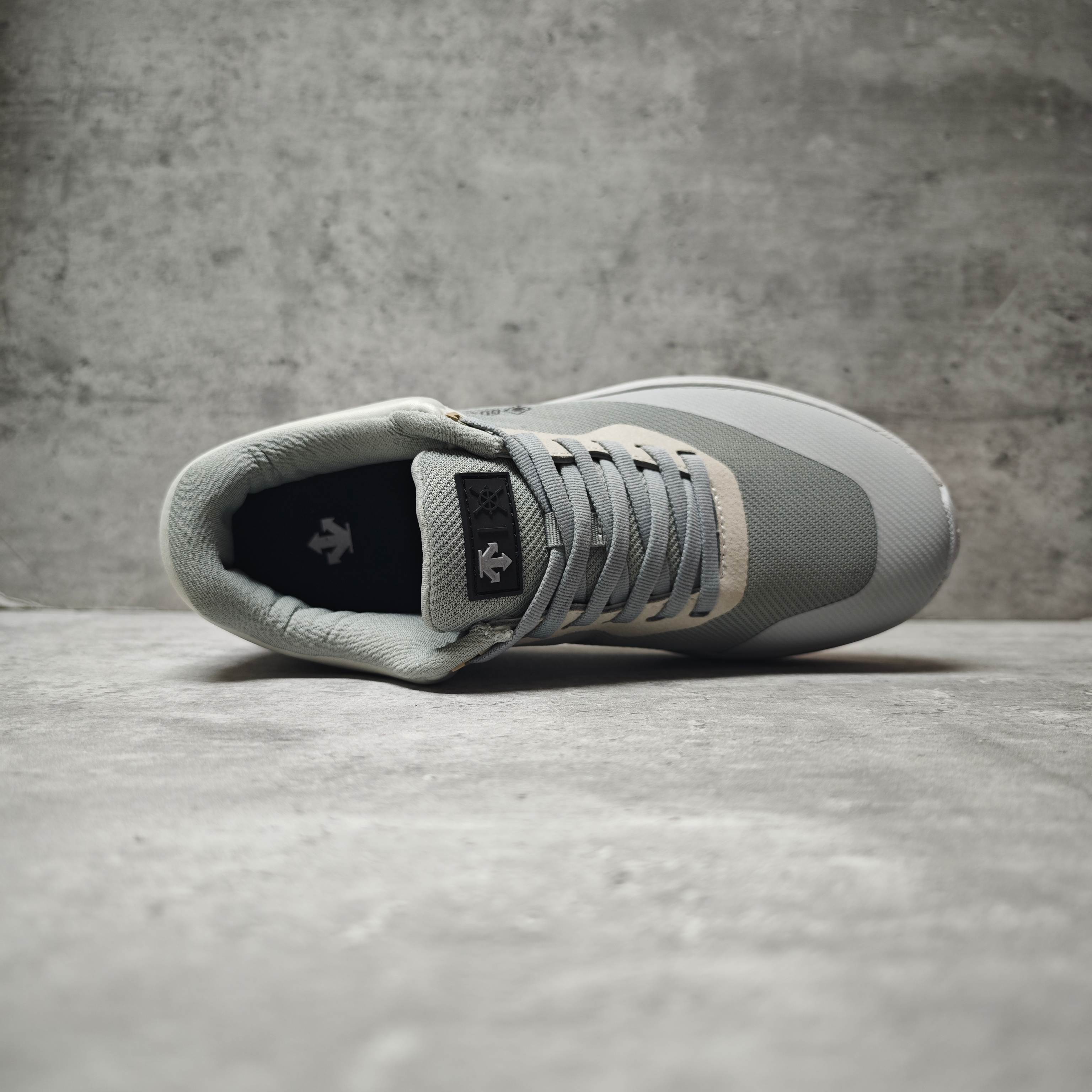 Descente Female Basic Shoes L-s