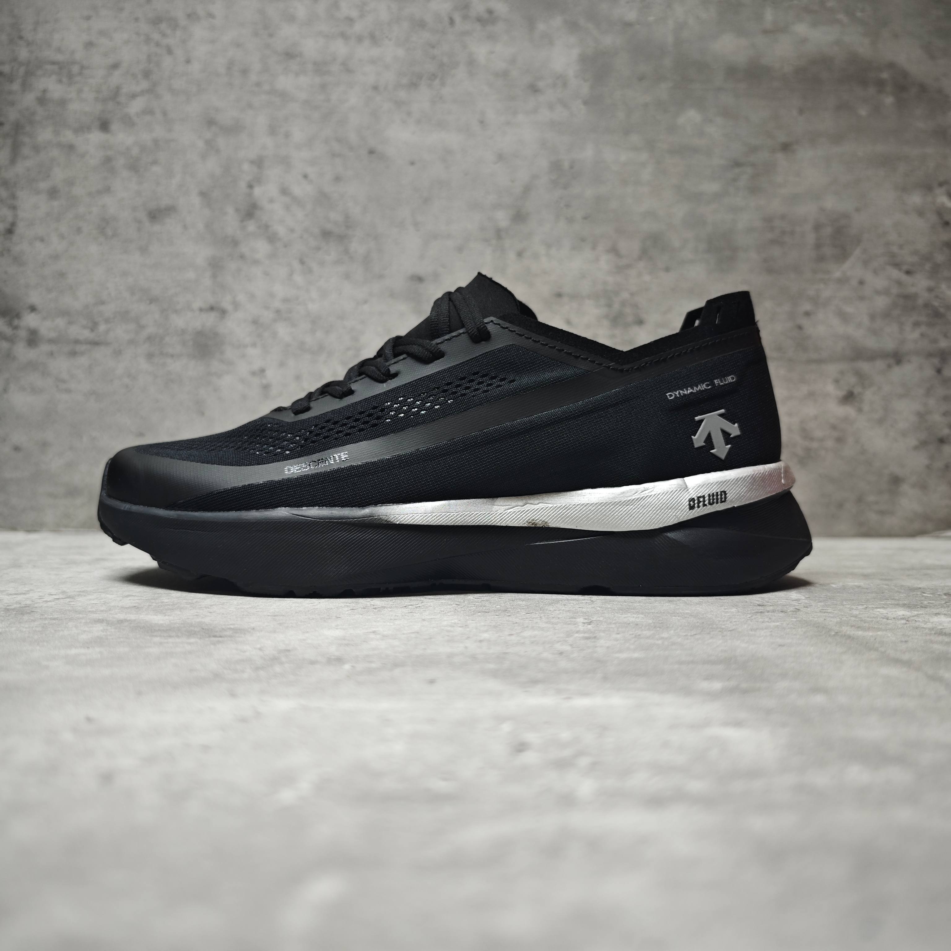 Descente Male Running Shoes Breathable L-s