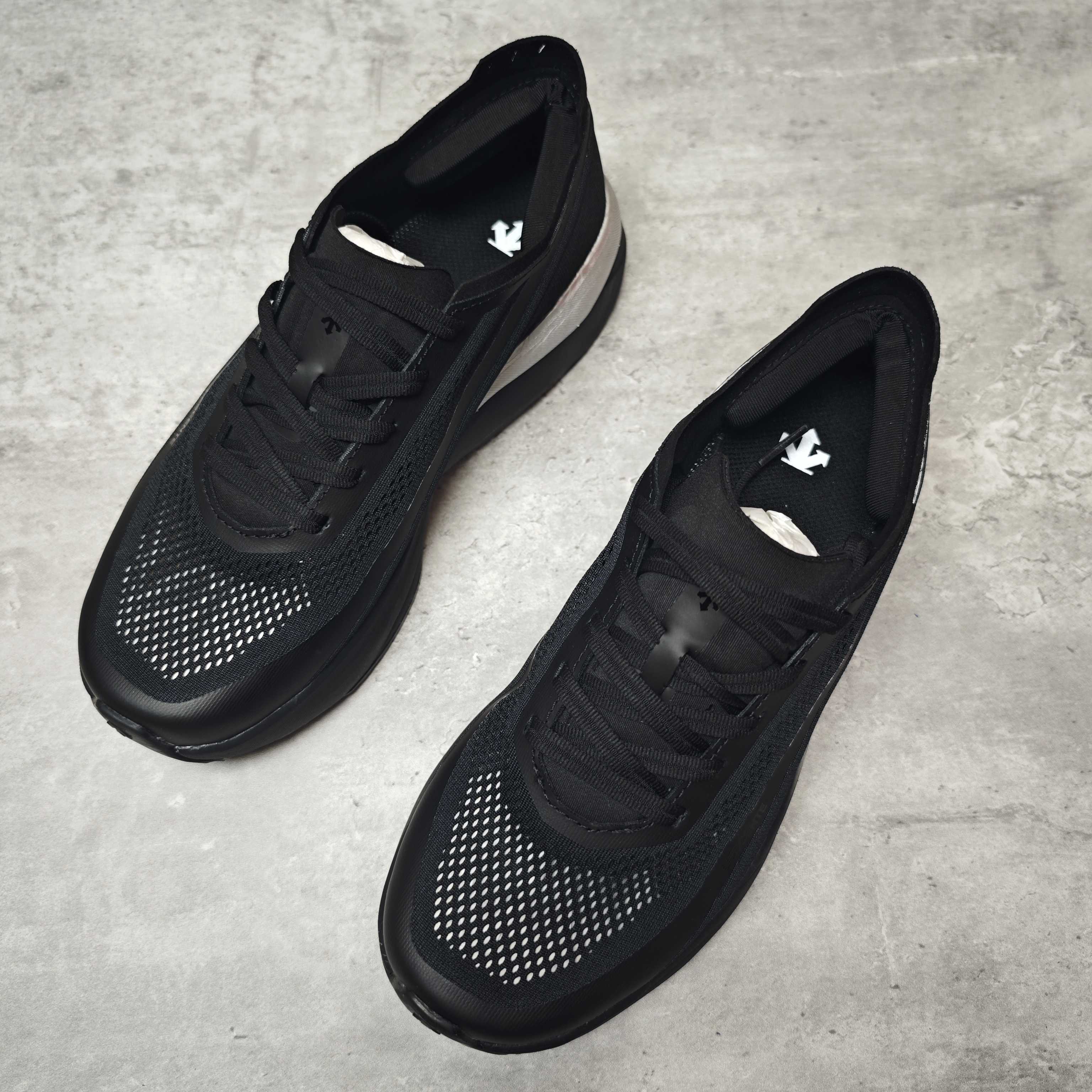 Descente Male Running Shoes Breathable L-s