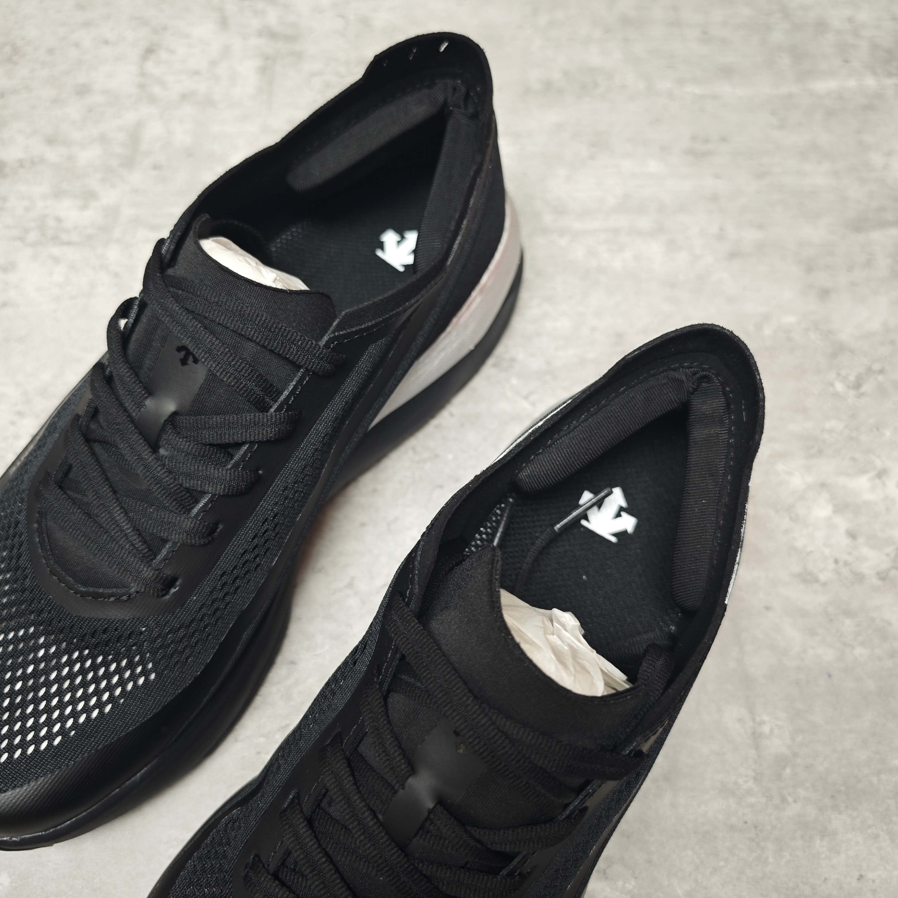 Descente Male Running Shoes Breathable L-s