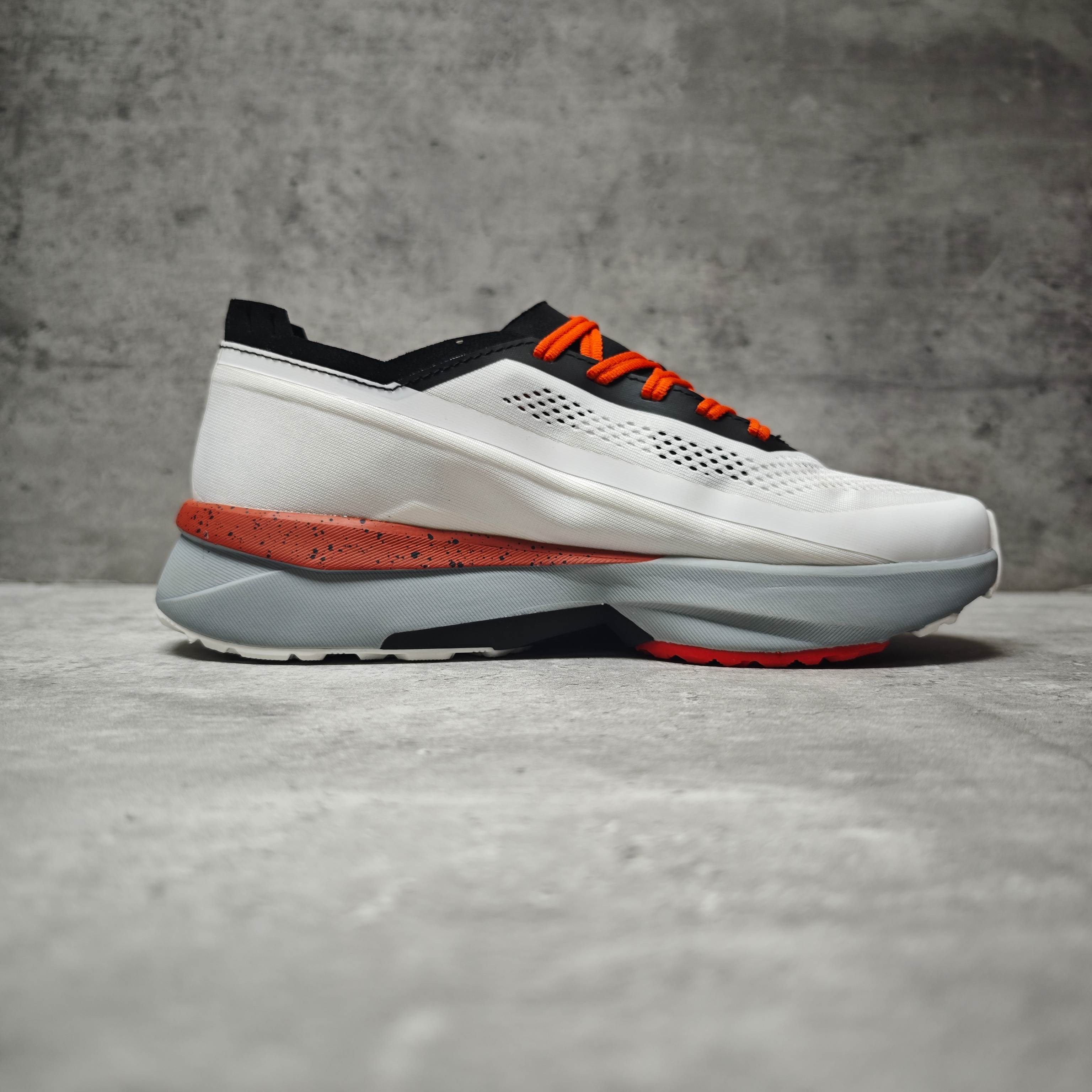 Descente Male Running Shoes Breathable L-s