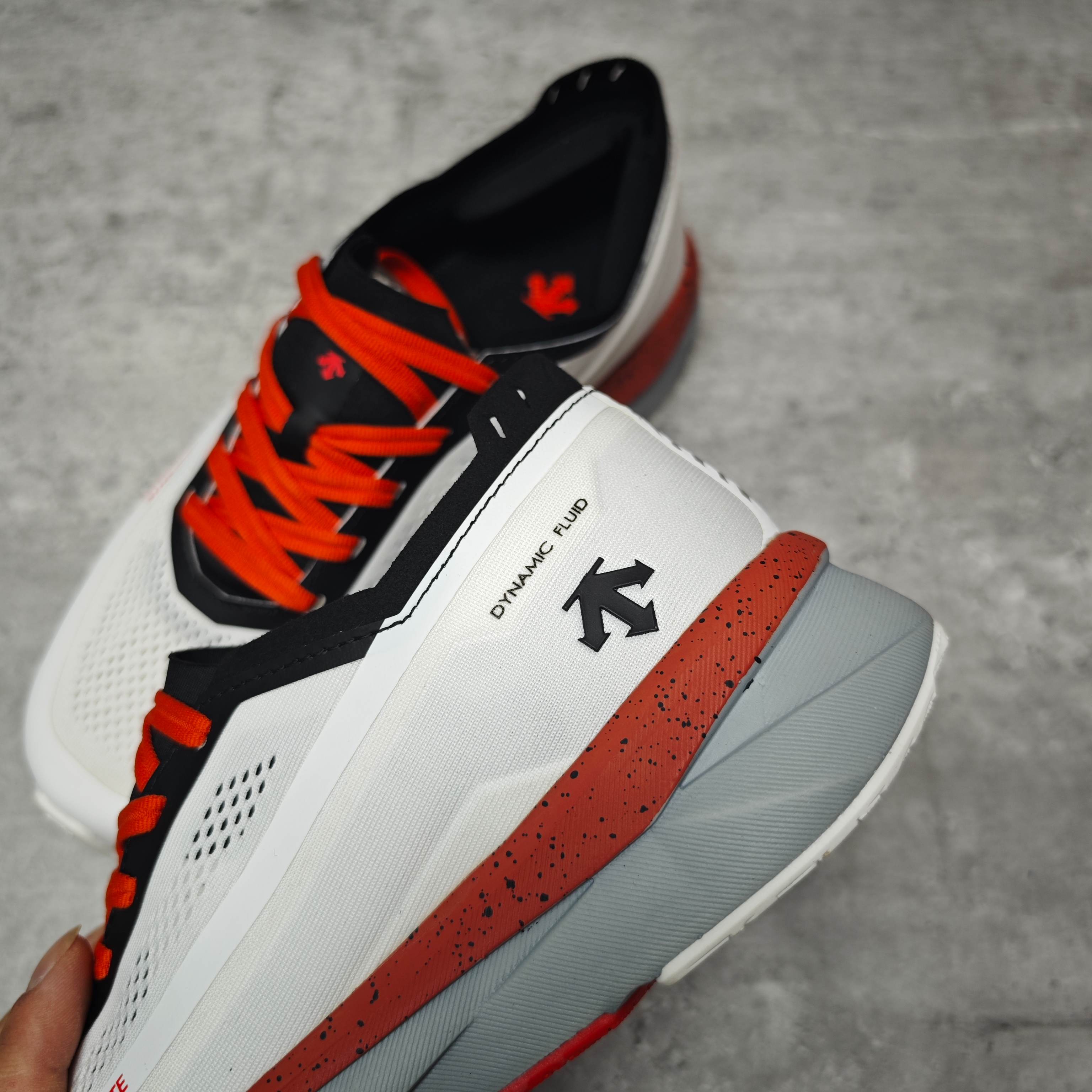 Descente Male Running Shoes Breathable L-s