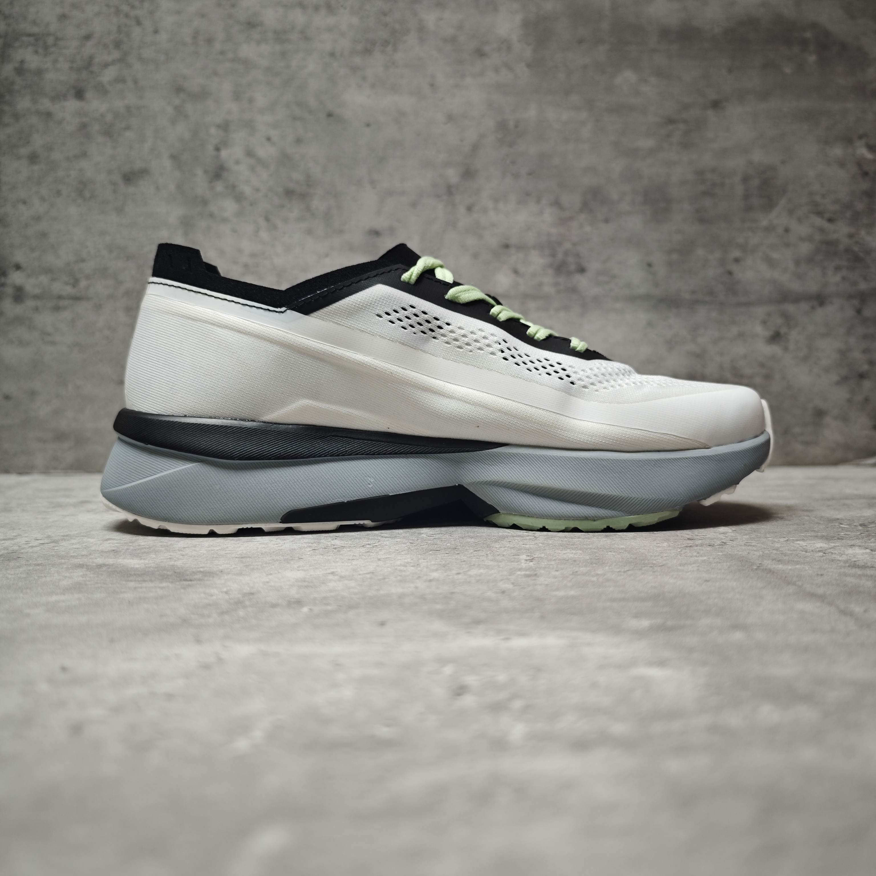 Descente Male Running Shoes Breathable L-s