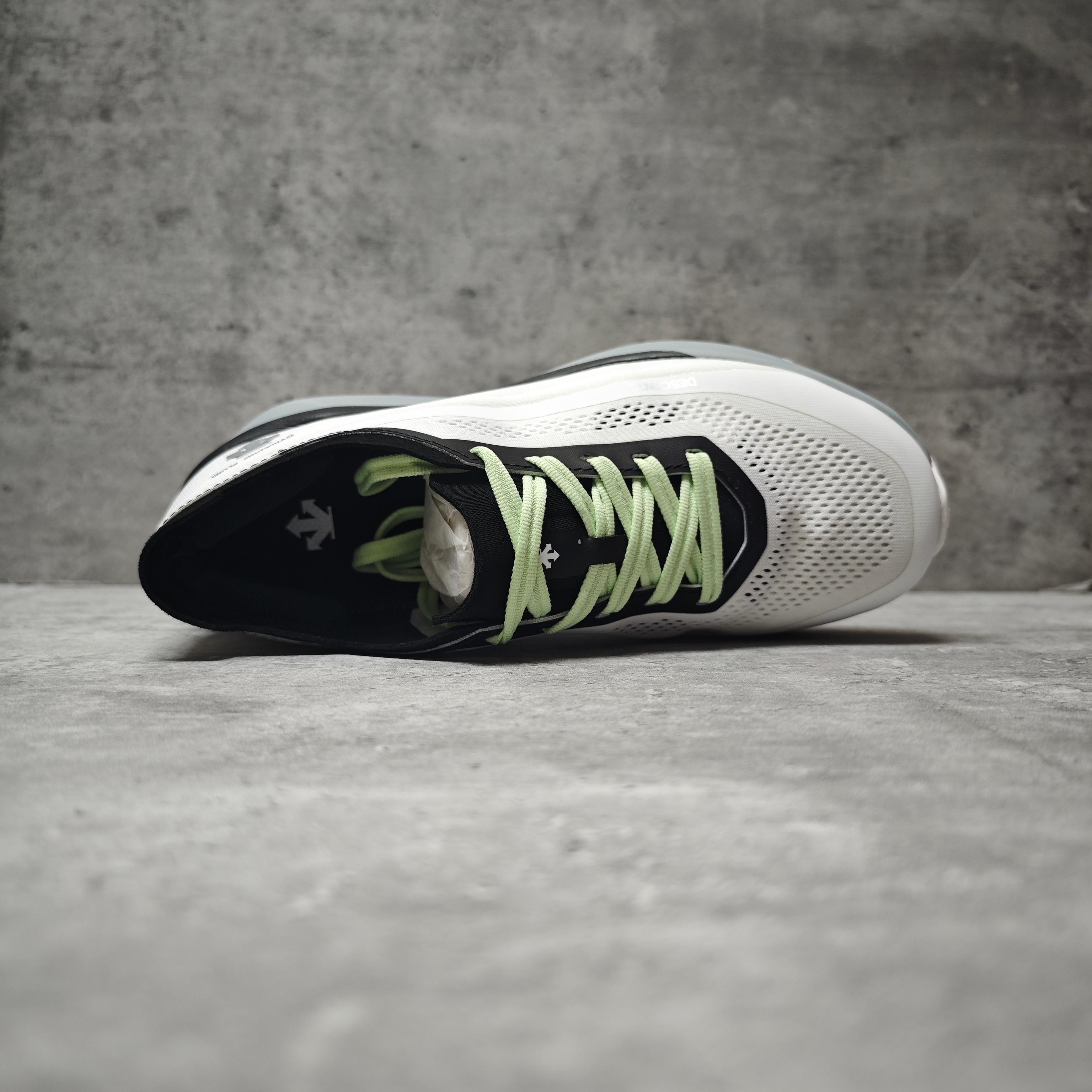 Descente Male Running Shoes Breathable L-s