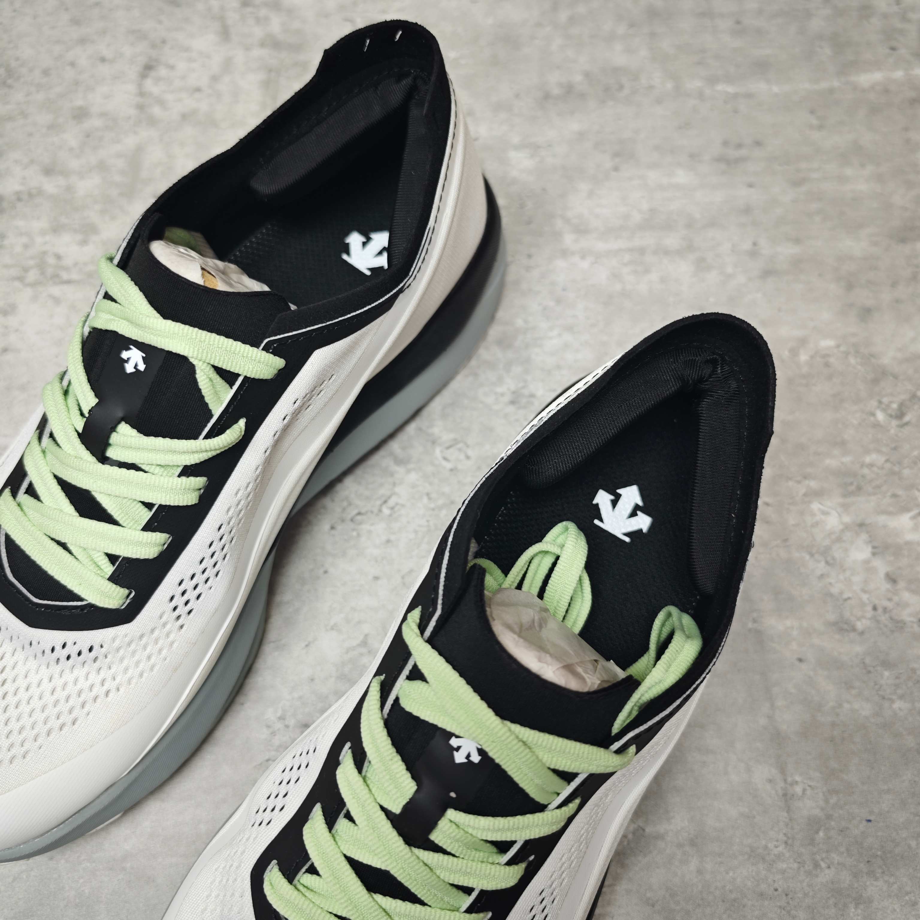 Descente Male Running Shoes Breathable L-s