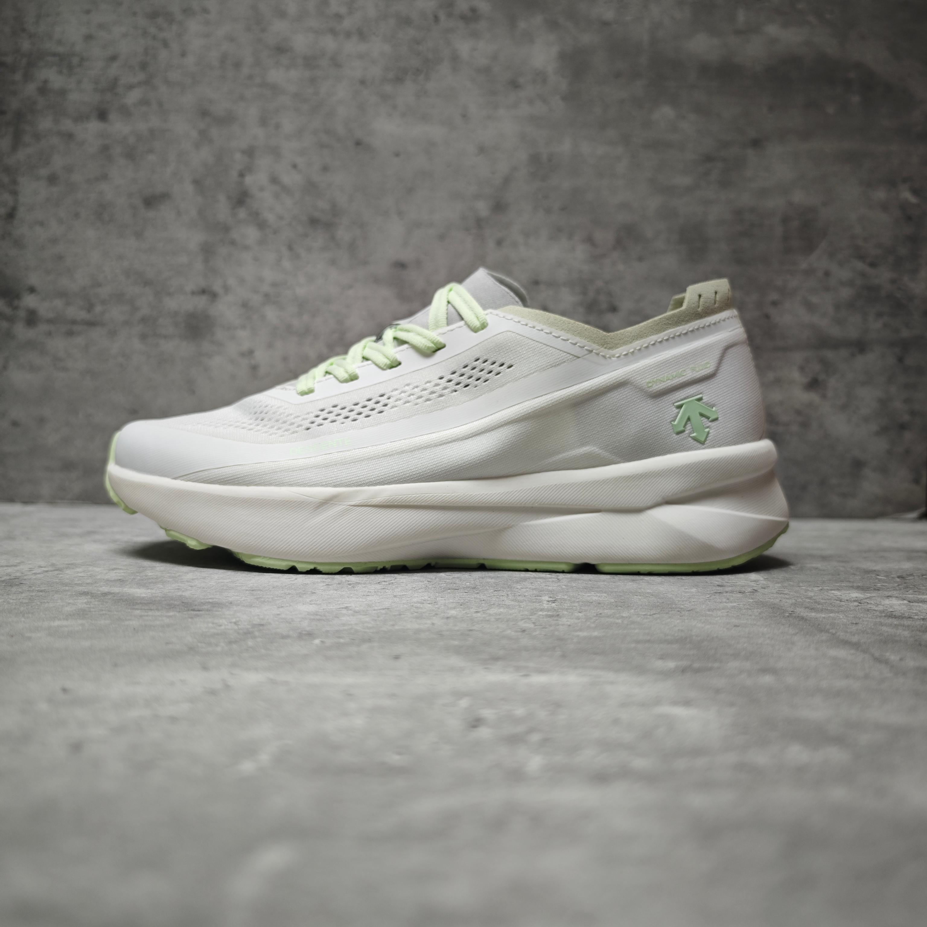 Descente Male Running Shoes Breathable L-s