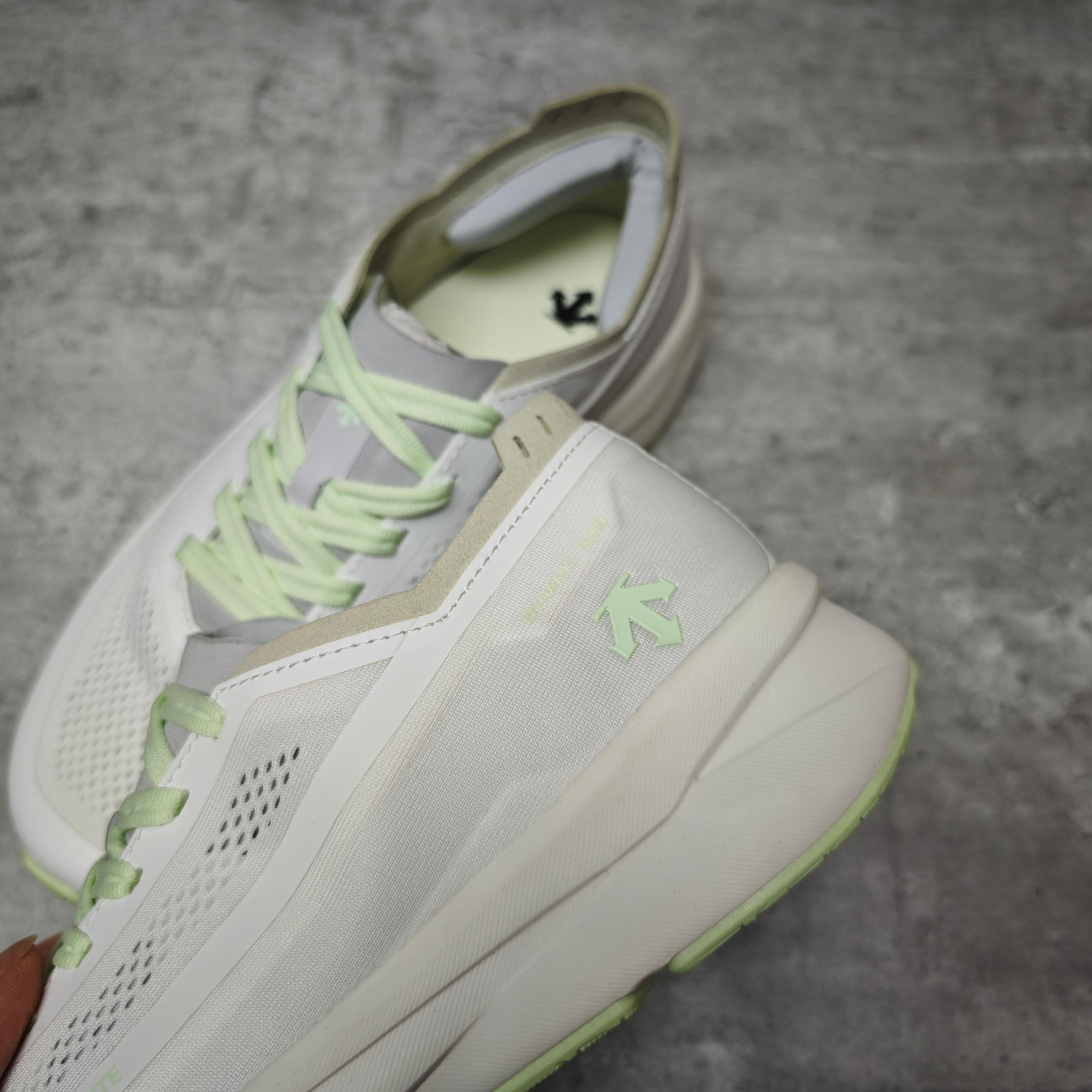 Descente Male Running Shoes Breathable L-s