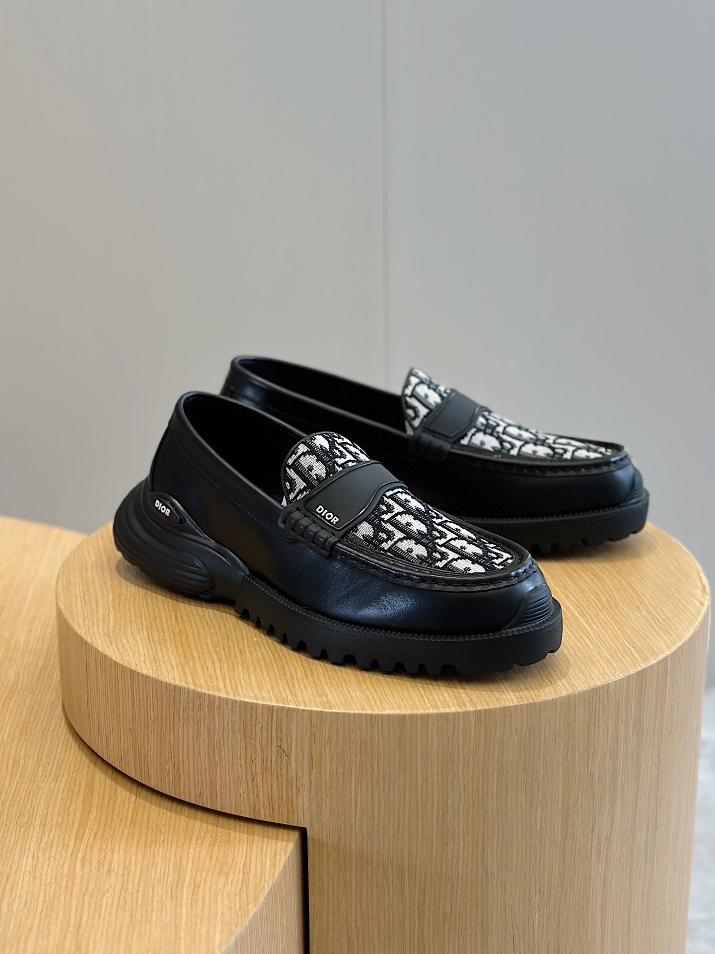 Dior Male Loafers Cow Leather Black M-s
