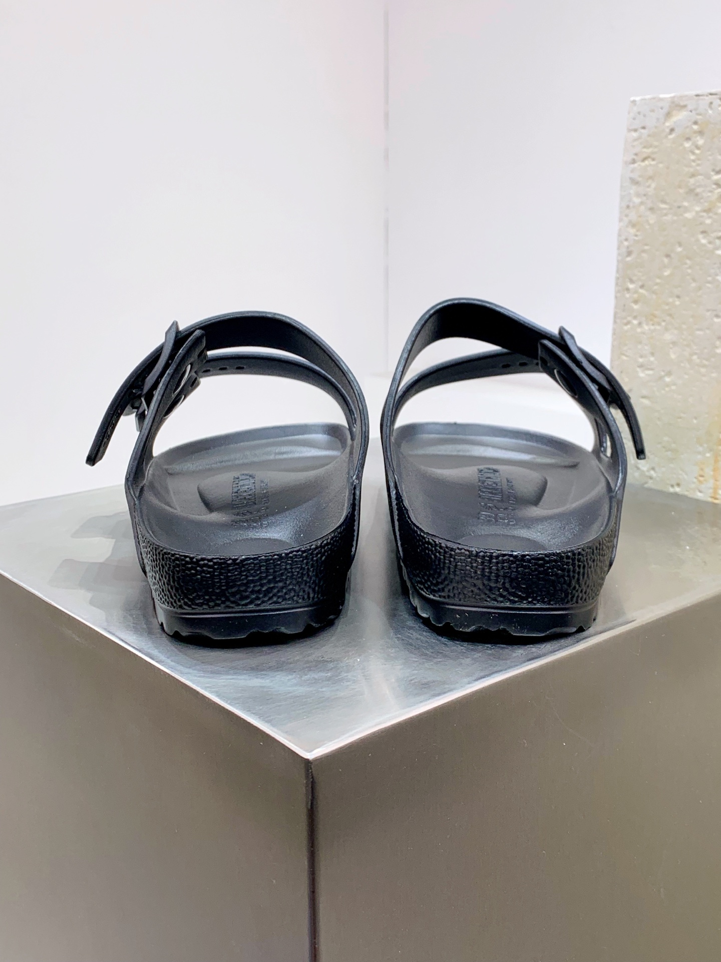 Calvin Klein Sandals S