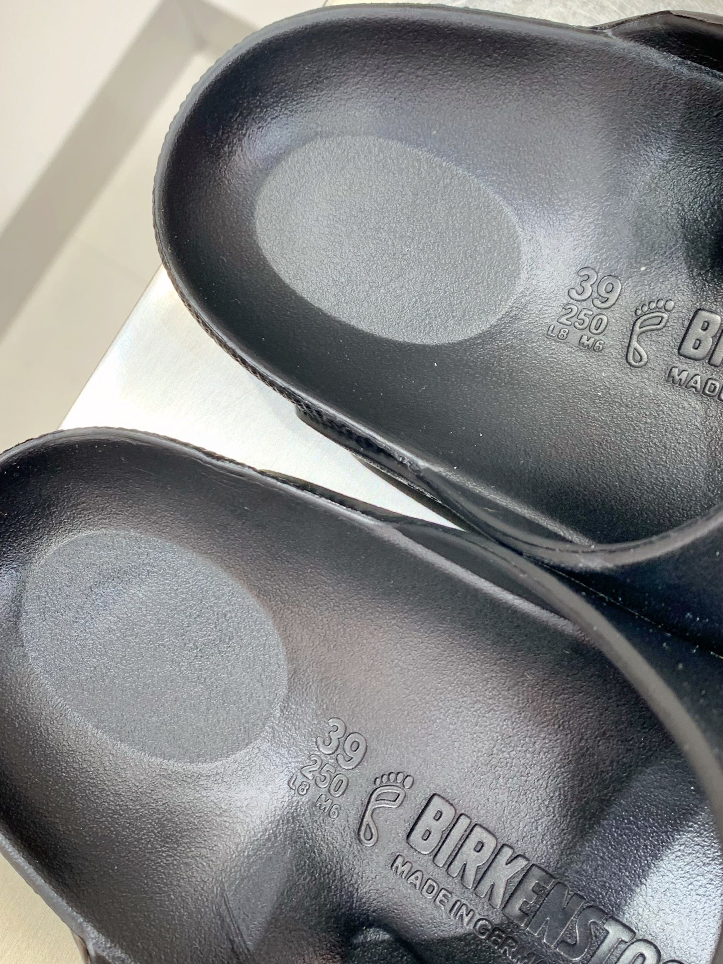 Calvin Klein Sandals S