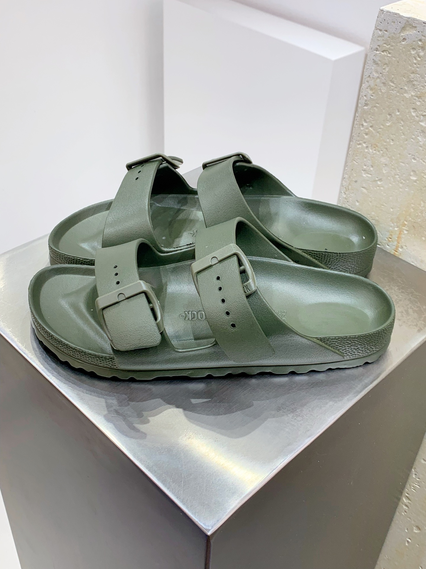Calvin Klein Sandals S