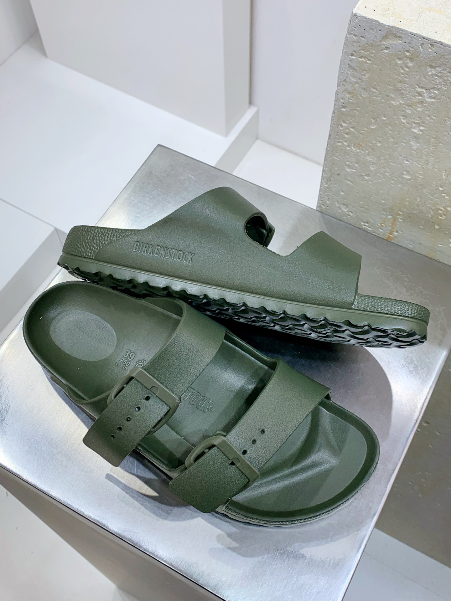 Calvin Klein Sandals S