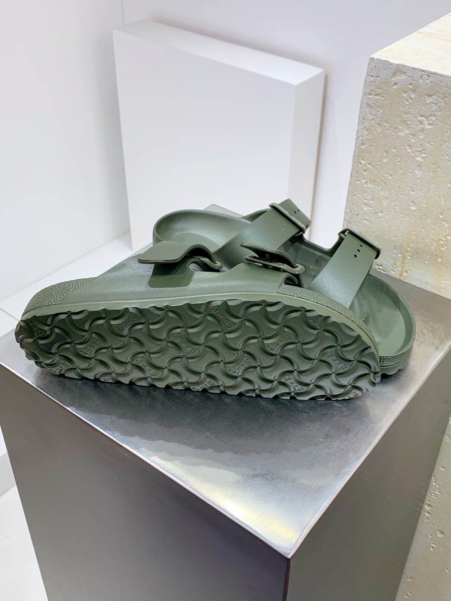 Calvin Klein Sandals S