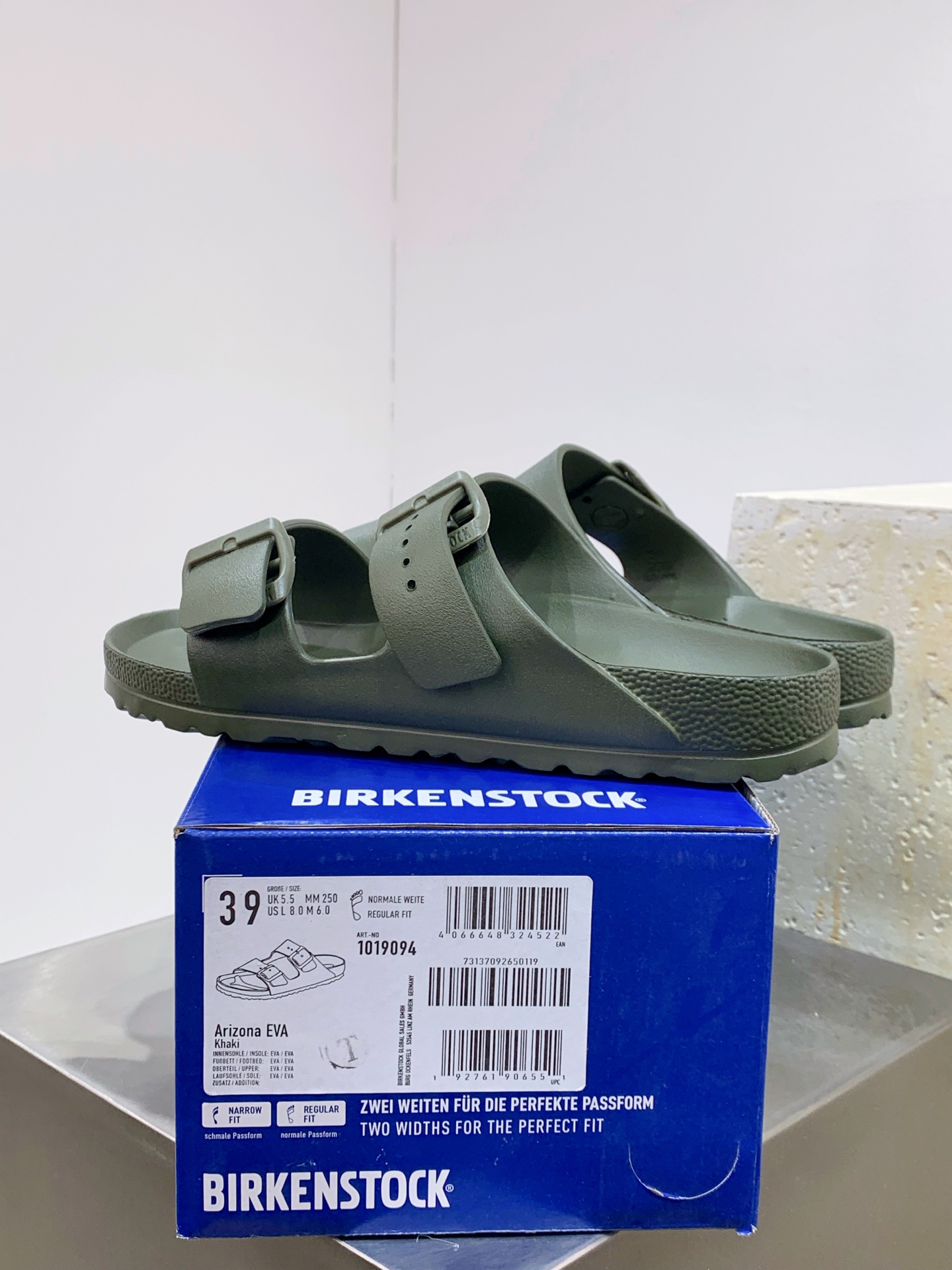 Calvin Klein Sandals S