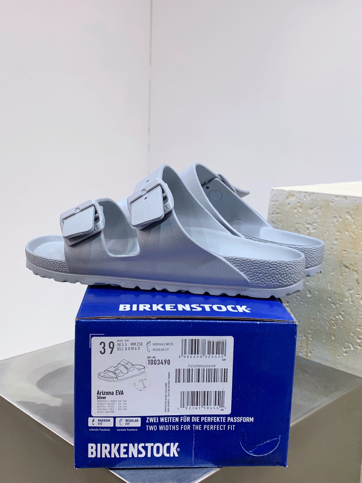 Calvin Klein Sandals S