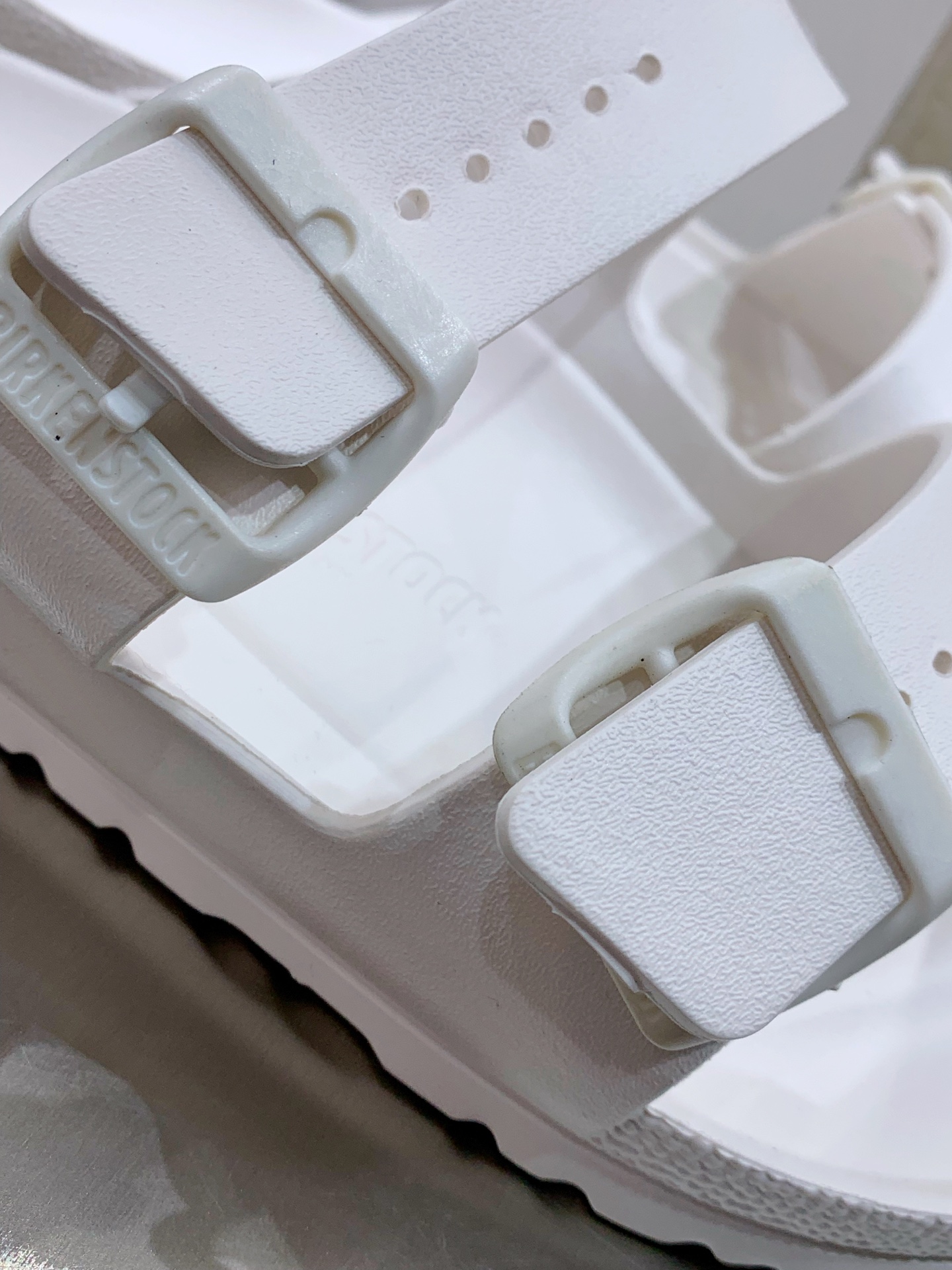 Calvin Klein Sandals S