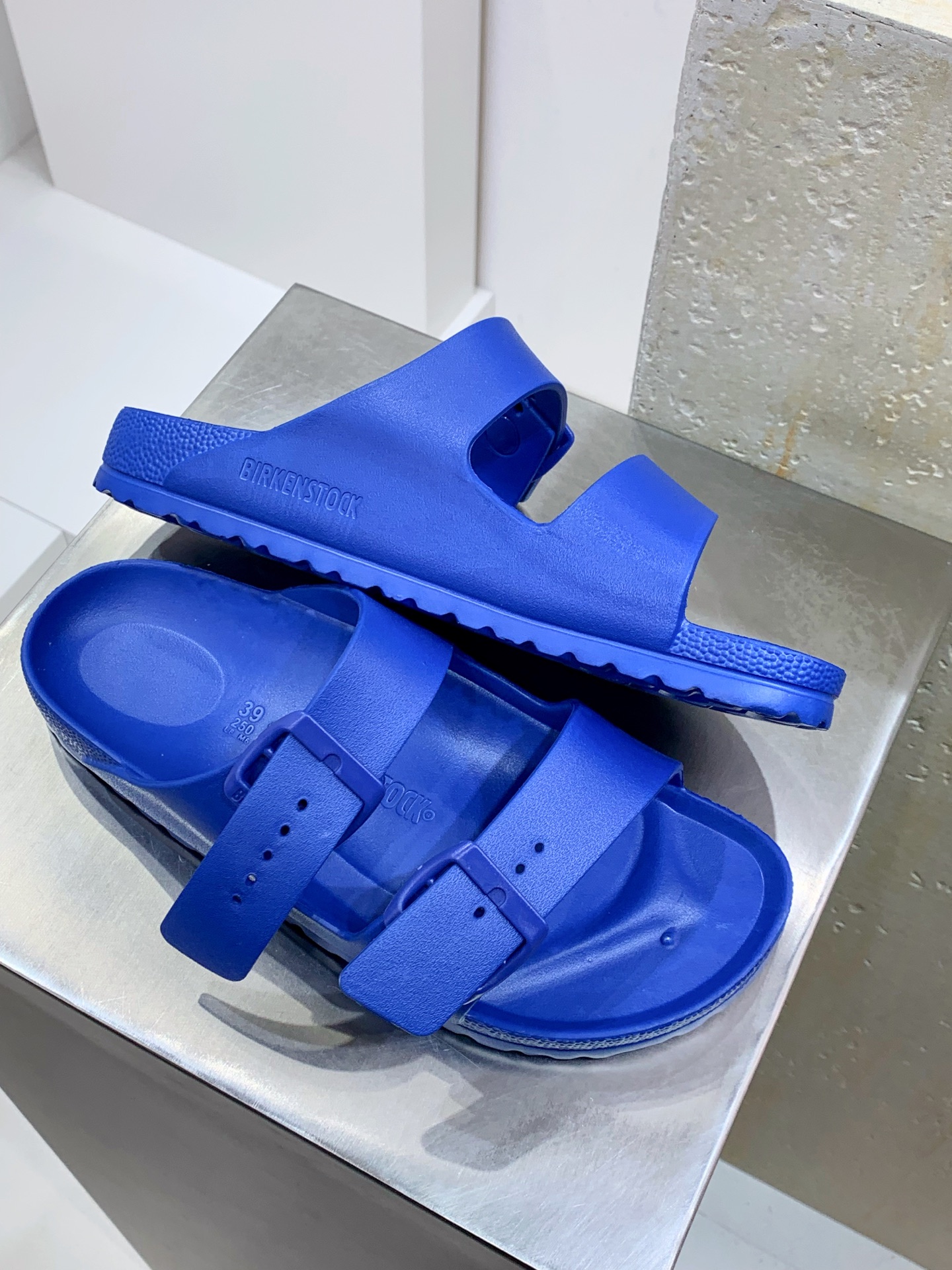 Calvin Klein Sandals S