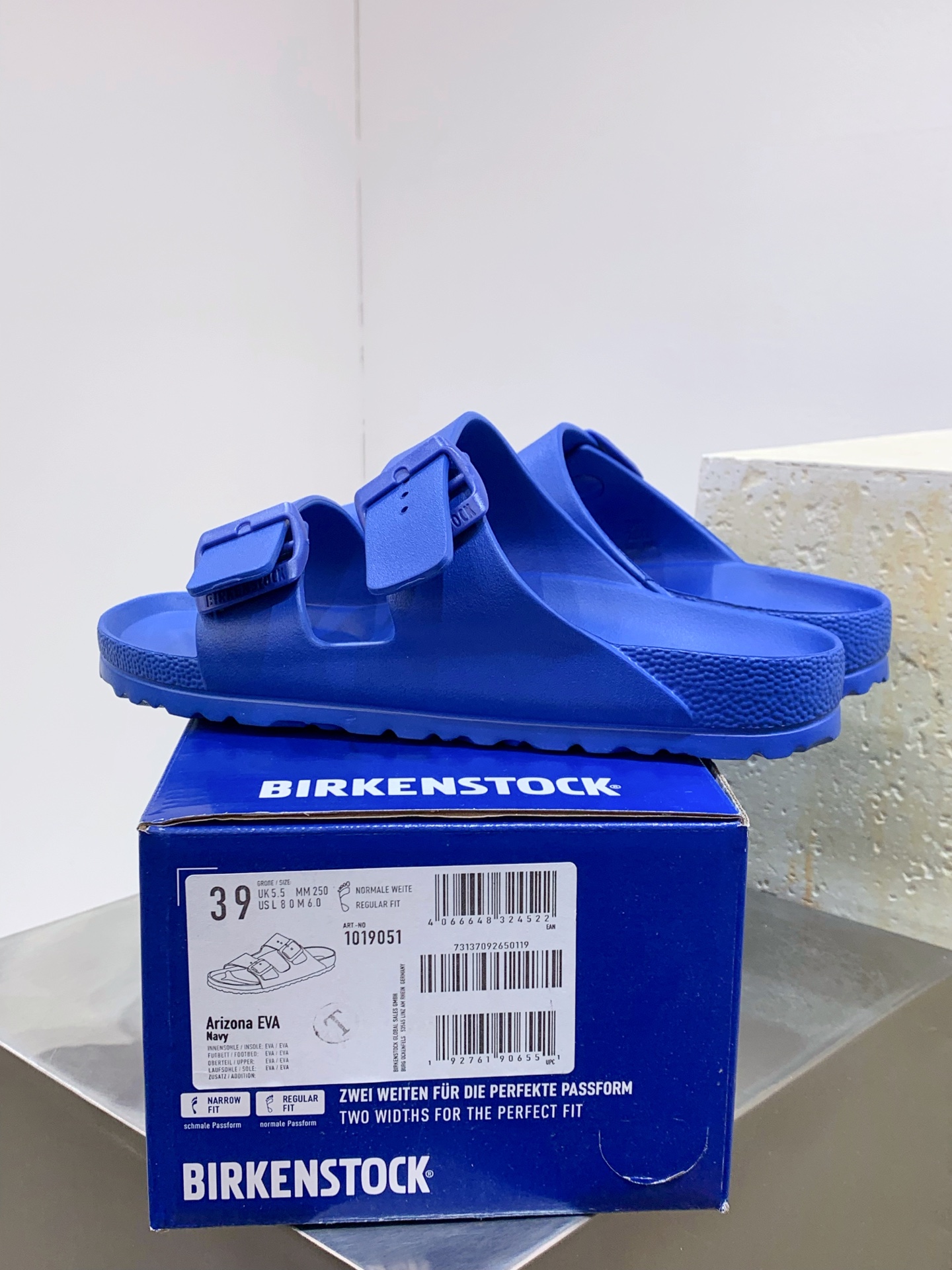 Calvin Klein Sandals S