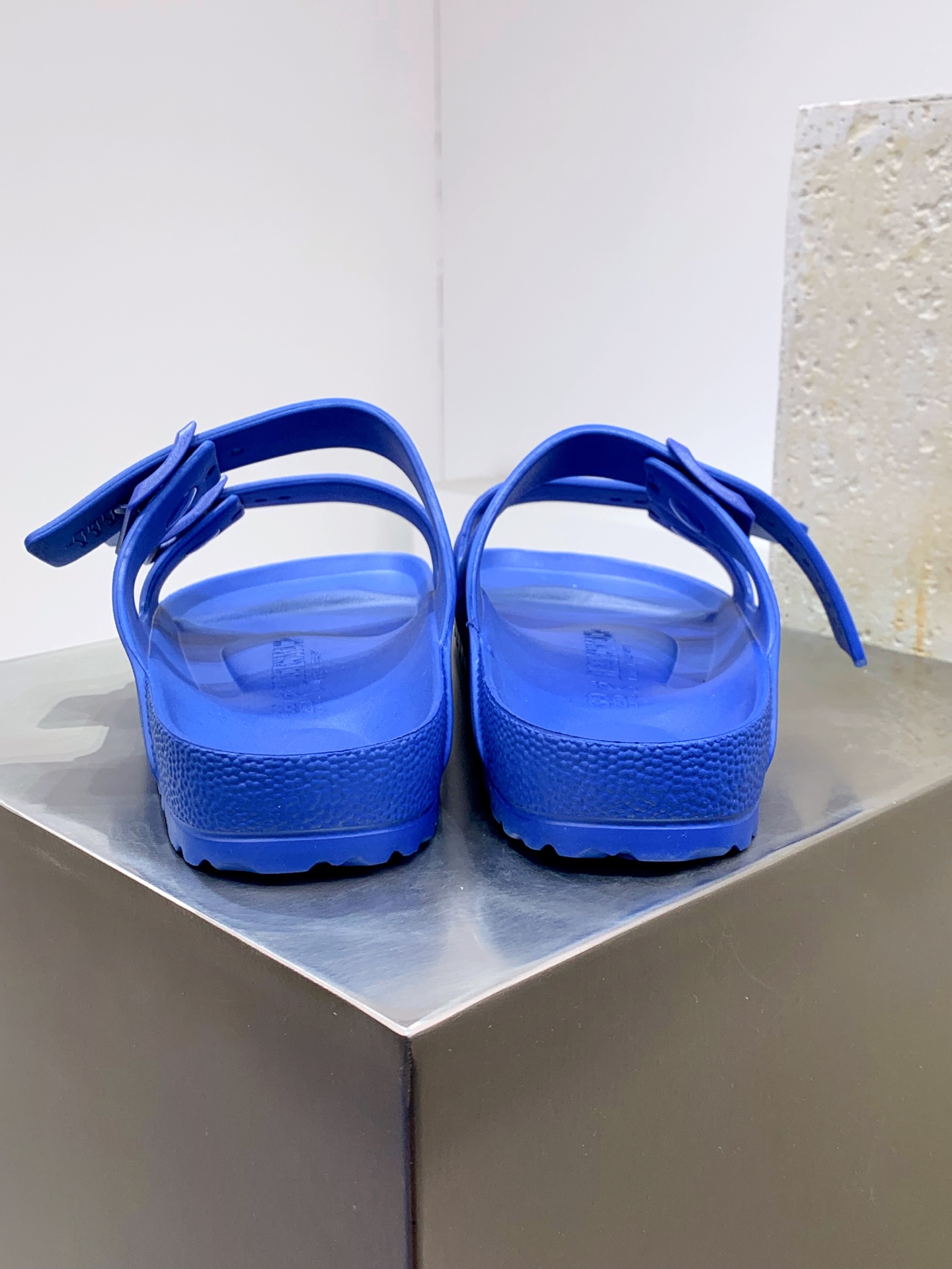 Calvin Klein Sandals S