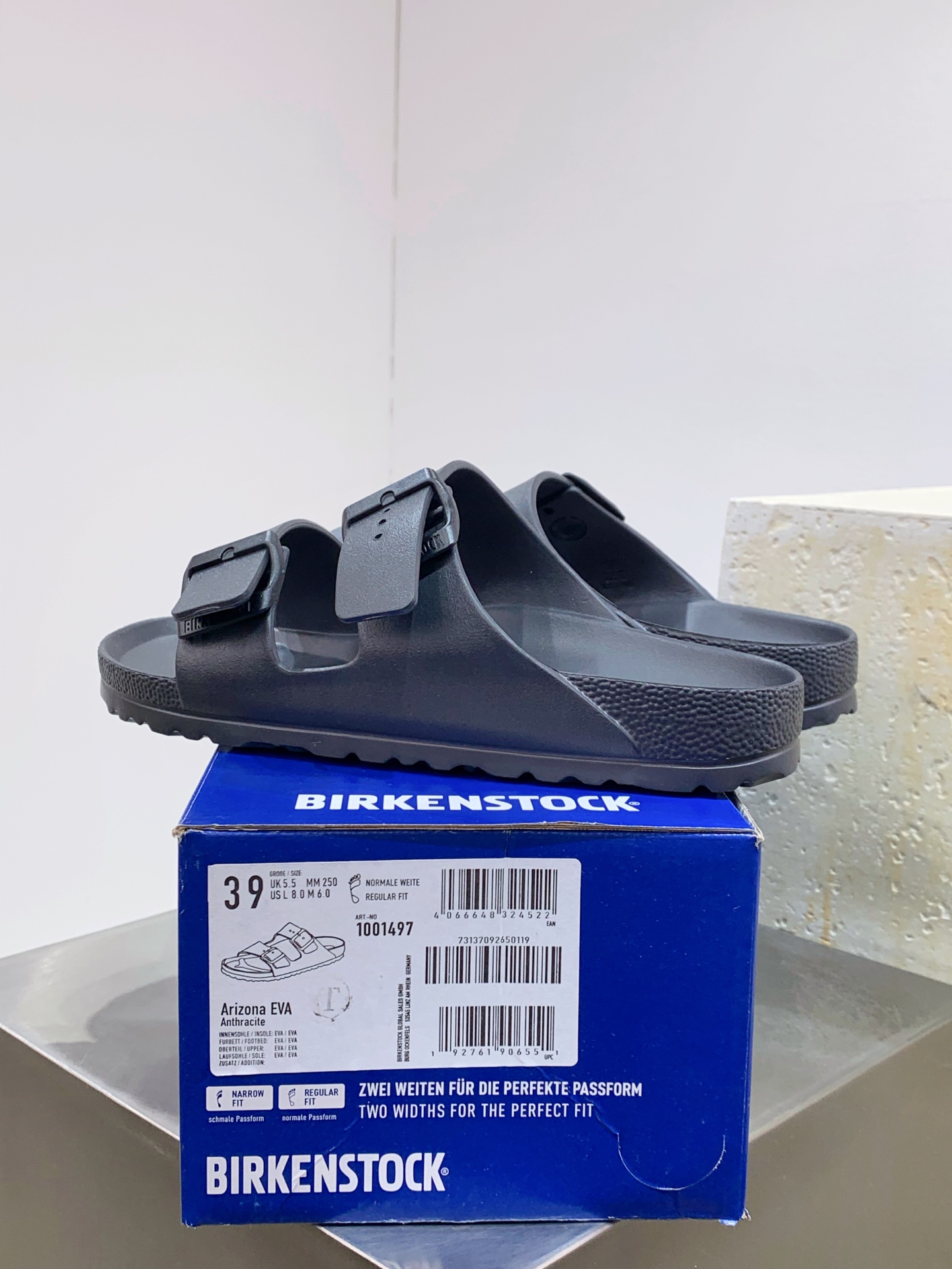 Calvin Klein Sandals S