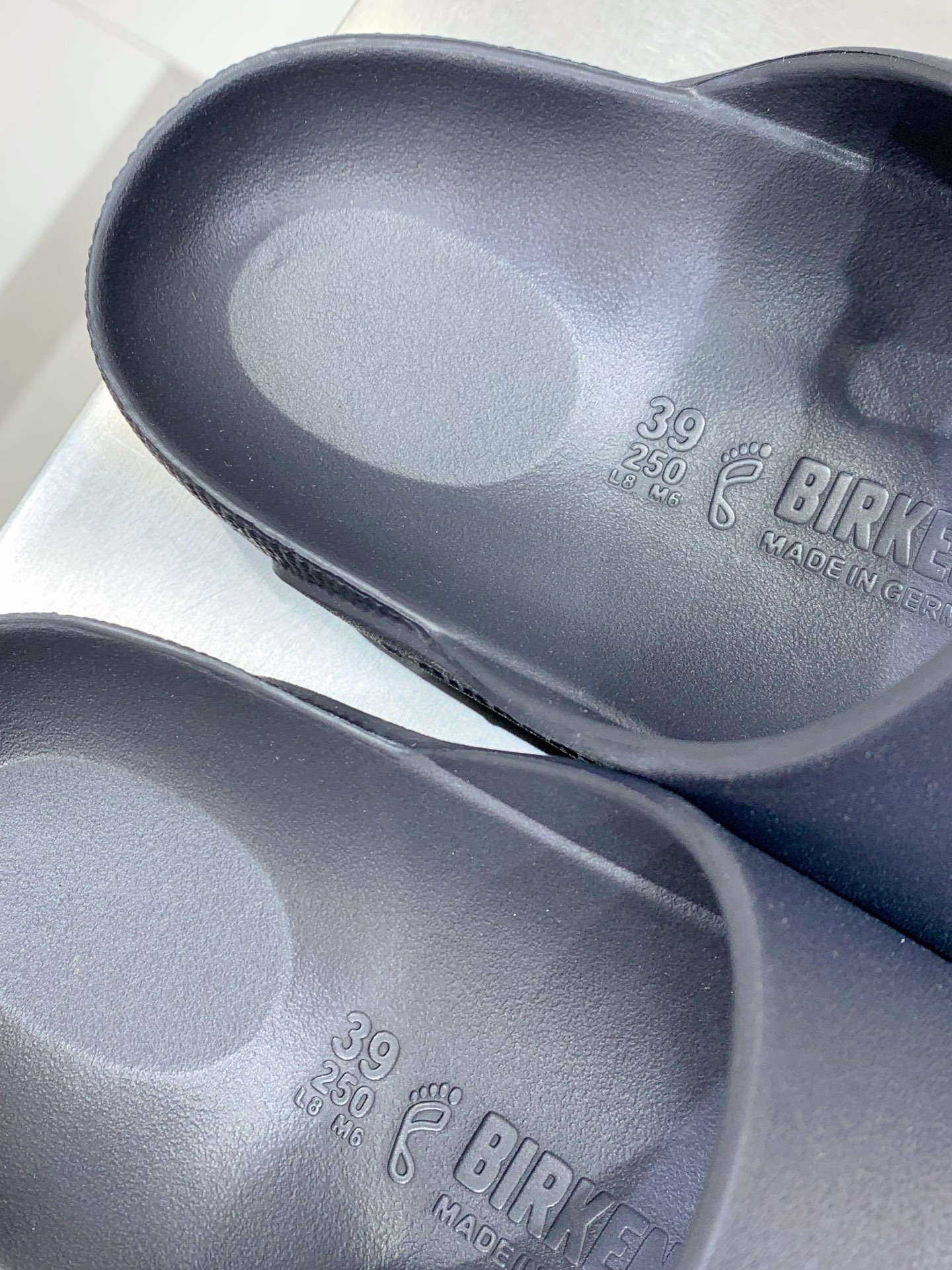 Calvin Klein Sandals S